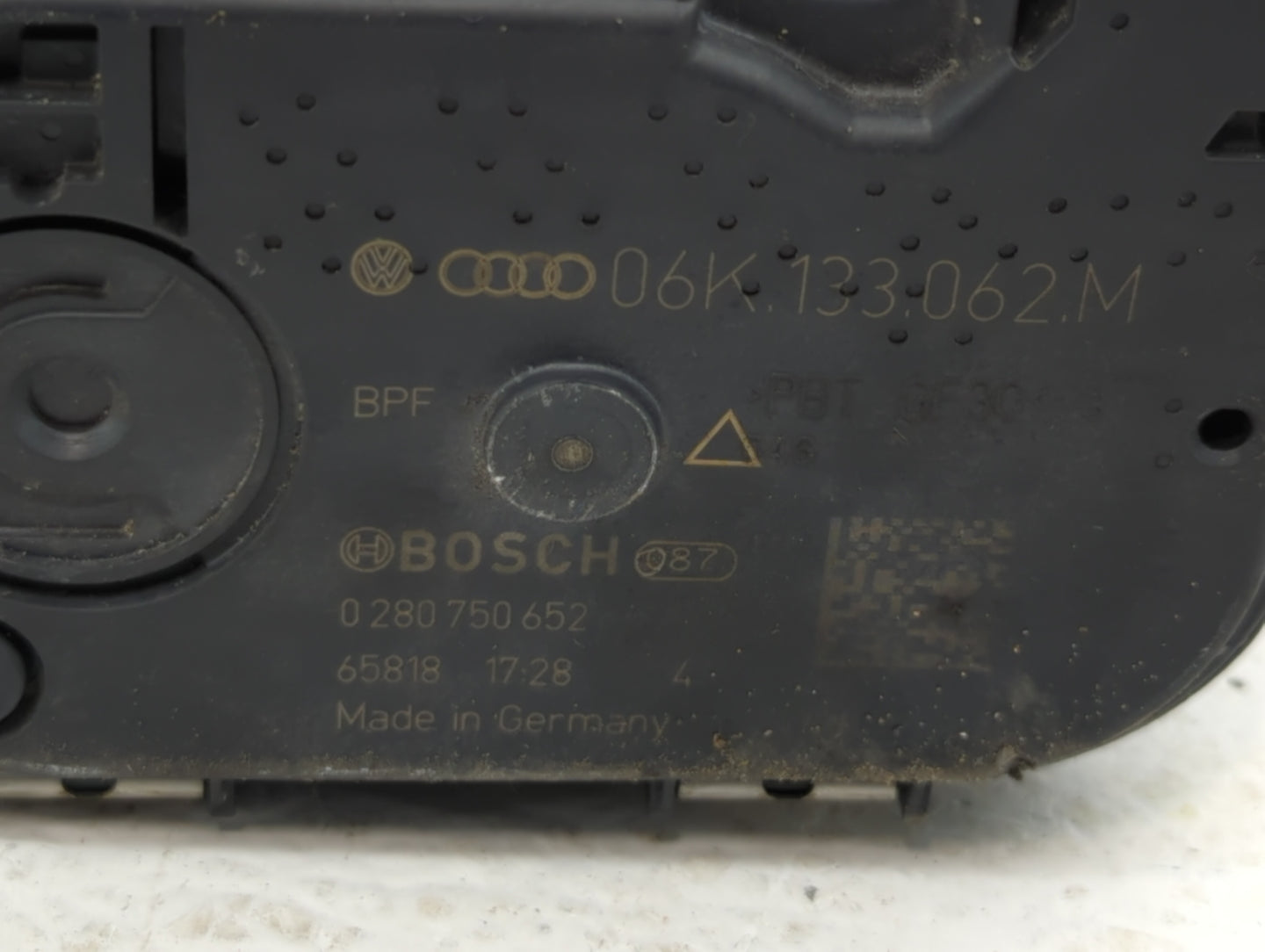2017-2020 Audi A4 Throttle Body P/N:06K 133 062 AK 06K 133 062 M, 06K 133 062 J Fits Fits 2017 2018 2019 2020 2021 2022 OEM 
