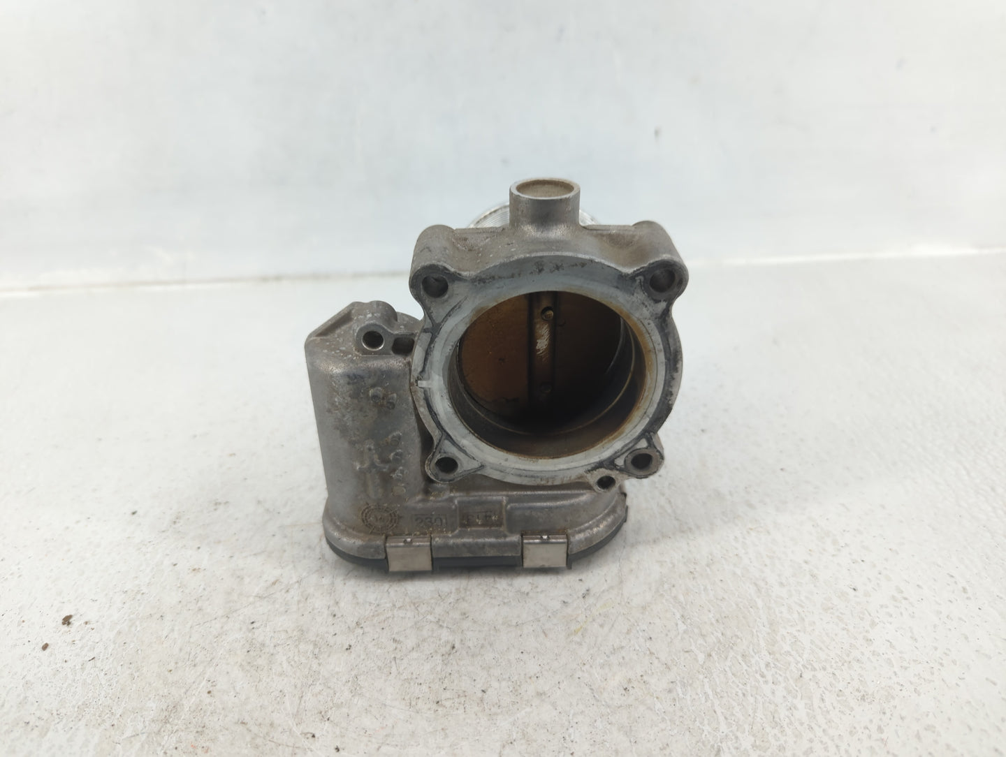 2017-2020 Audi A4 Throttle Body P/N:06K 133 062 J Fits Fits 2017 2018 2019 2020 2021 2022 OEM Used Auto Parts - Oemusedautop