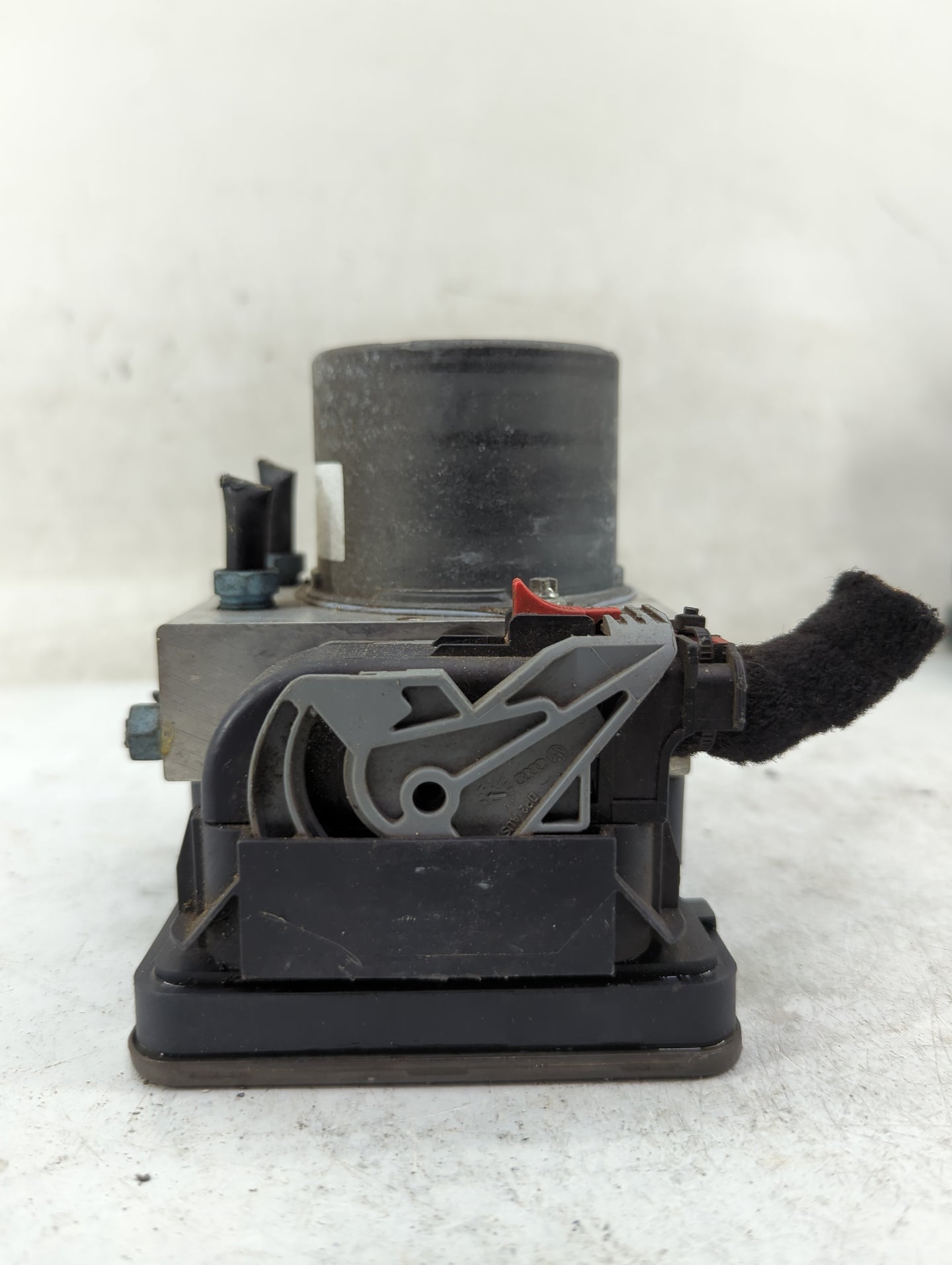 2015-2018 Audi A7 ABS Pump Control Module Replacement P/N:4G0907379S 0265956226 Fits Fits 2015 2016 2017 2018 OEM Used Auto 
