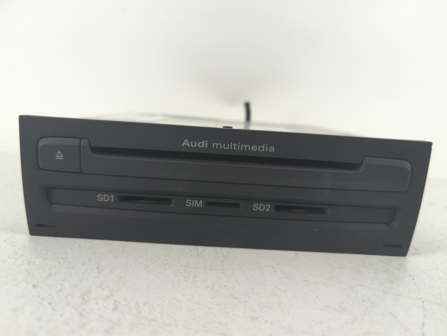 Audi A8 Am Fm Cd Player Radio Receiver - Oemusedautoparts1.com