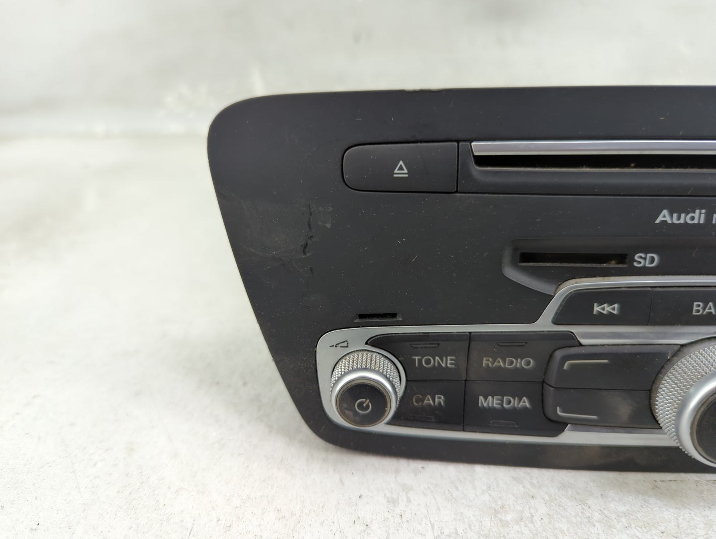 2017-2018 Audi Q3 Radio AM FM Cd Player Receiver Replacement P/N:8U1035187B 8U1035187A, 28510635 Fits Fits 2017 2018 OEM Use