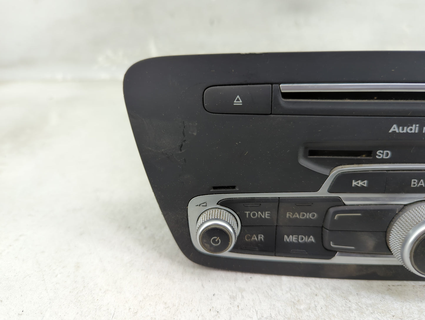 2017-2018 Audi Q3 Radio AM FM Cd Player Receiver Replacement P/N:8U1035187B 8U1035187A, 28510635 Fits Fits 2017 2018 OEM Use