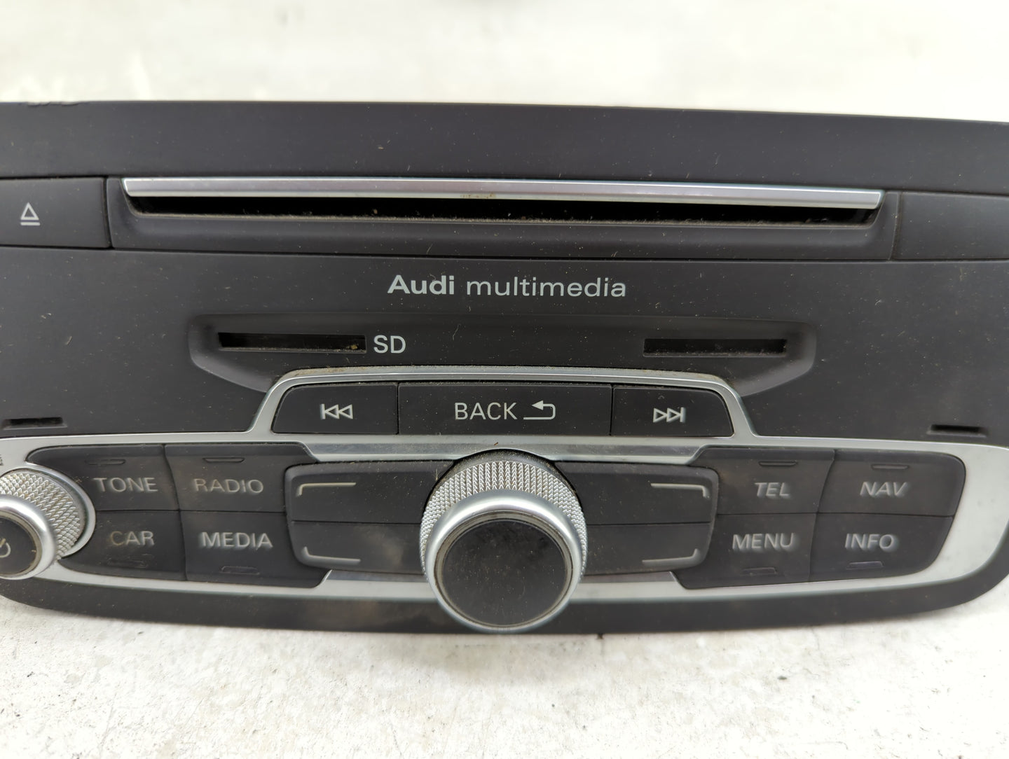 2017-2018 Audi Q3 Radio AM FM Cd Player Receiver Replacement P/N:8U1035187B 8U1035187A, 28510635 Fits Fits 2017 2018 OEM Use