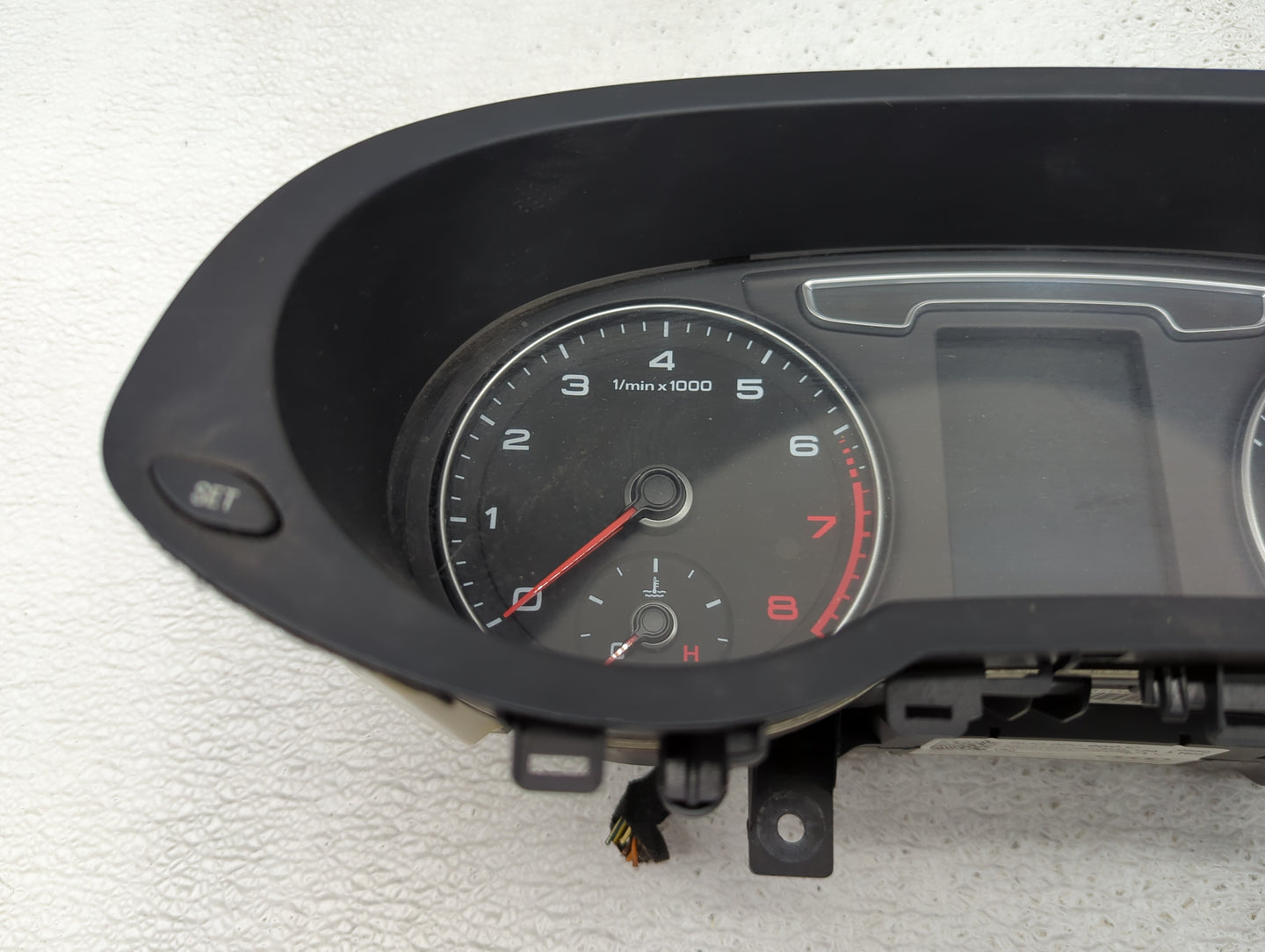 2015-2017 Audi Q3 Instrument Cluster Speedometer Gauges P/N:8U0920960C 8U0_190_A_H04 Miles:119K Fits Fits 2015 2016 2017 OEM