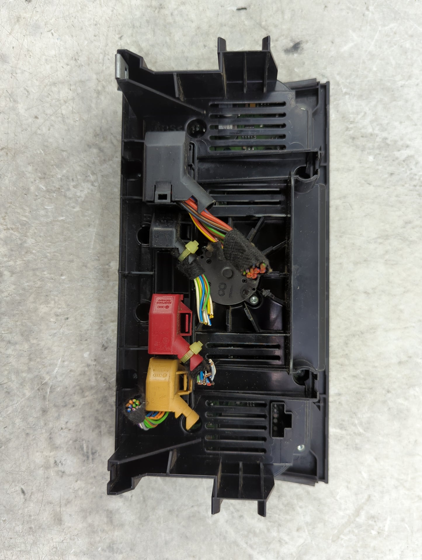 2017-2018 Audi Q3 Climate Control Module Temperature AC/Heater Replacement P/N:8U0820043J A2C11656300 Fits Fits 2017 2018 OE