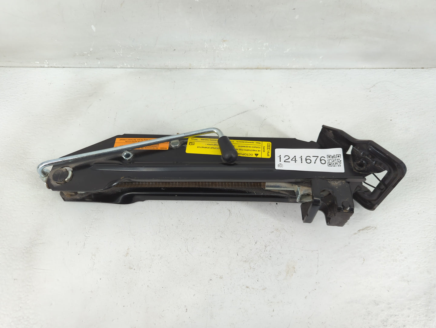 2017 Audi Q5 Spare Scissor Car Jack - Oemusedautoparts1.com