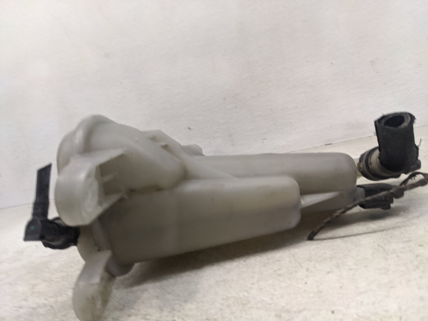 2013-2017 Audi Q5 Radiator Coolant Overflow Expansion Tank Bottle 1366018 - Oemusedautoparts1.com