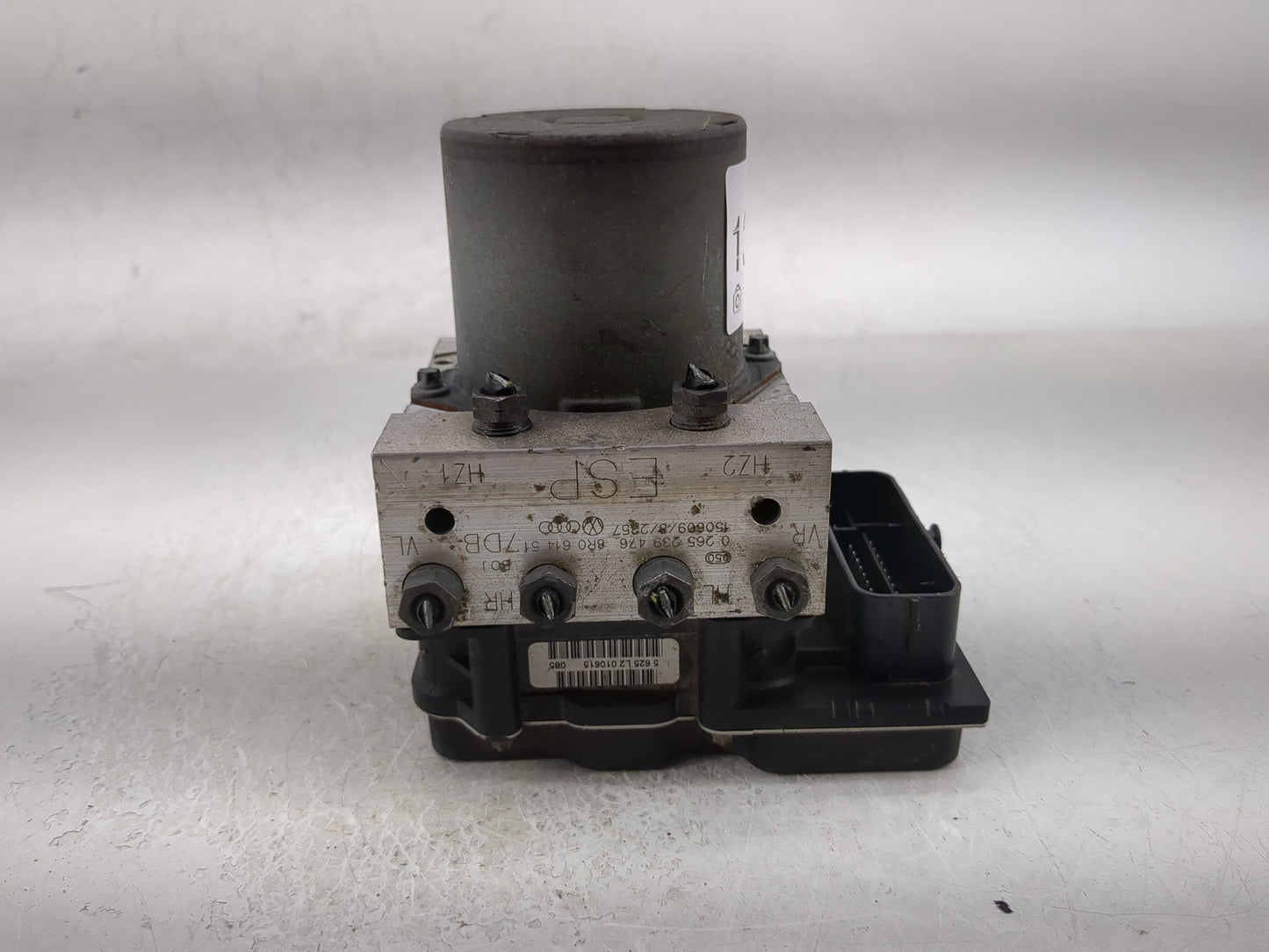 2017 Audi Q5 ABS Pump Control Module Replacement P/N:0 265 952 166 Fits Fits 2015 2016 OEM Used Auto Parts - Oemusedautopart