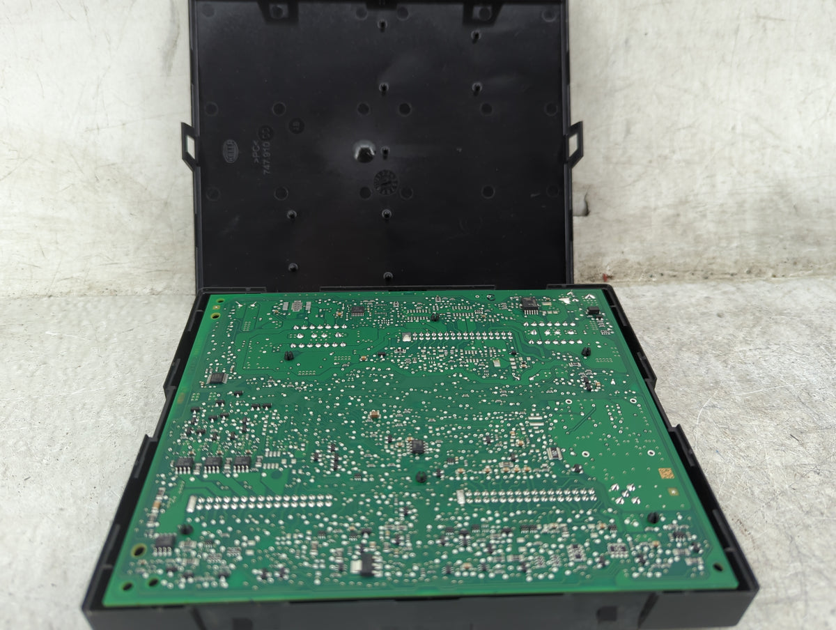 2012-2017 Audi Q5 Body Control Module Bcm Inner Cabin Fuse Box - Oemusedautoparts1.com