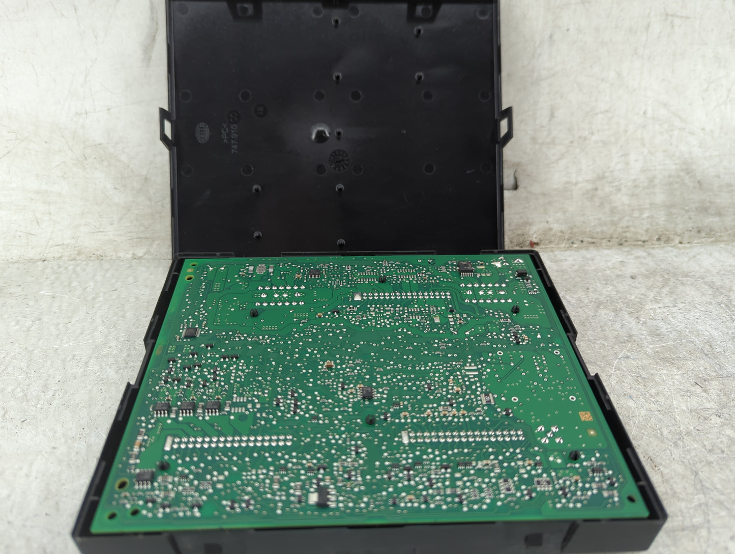 2012-2017 Audi Q5 Body Control Module Bcm Inner Cabin Fuse Box - Oemusedautoparts1.com