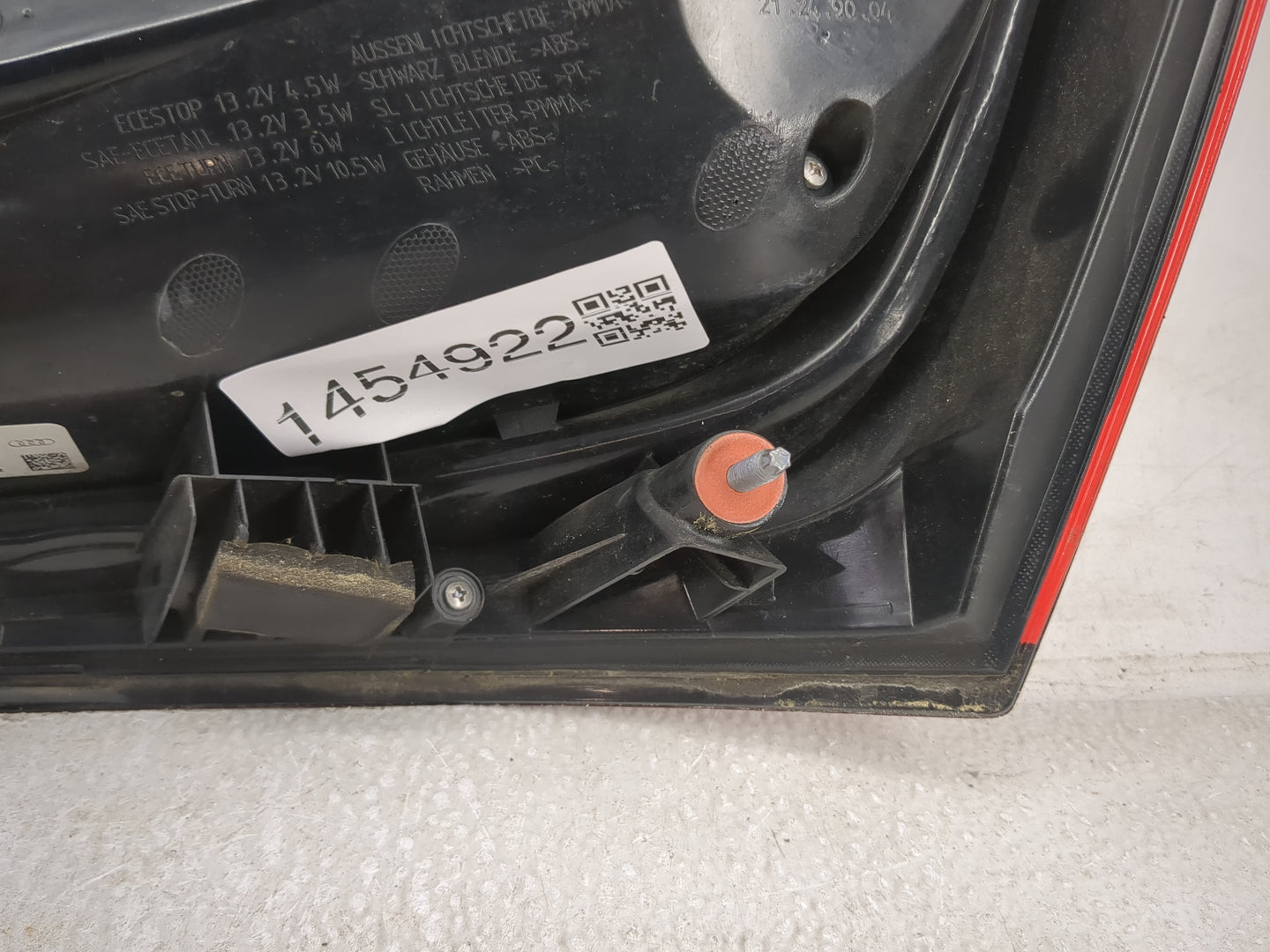 2013-2017 Audi Q5 Tail Light Assembly Driver Left OEM P/N:8R0 945 093 D Fits Fits 2013 2014 2015 2016 2017 OEM Used Auto Par