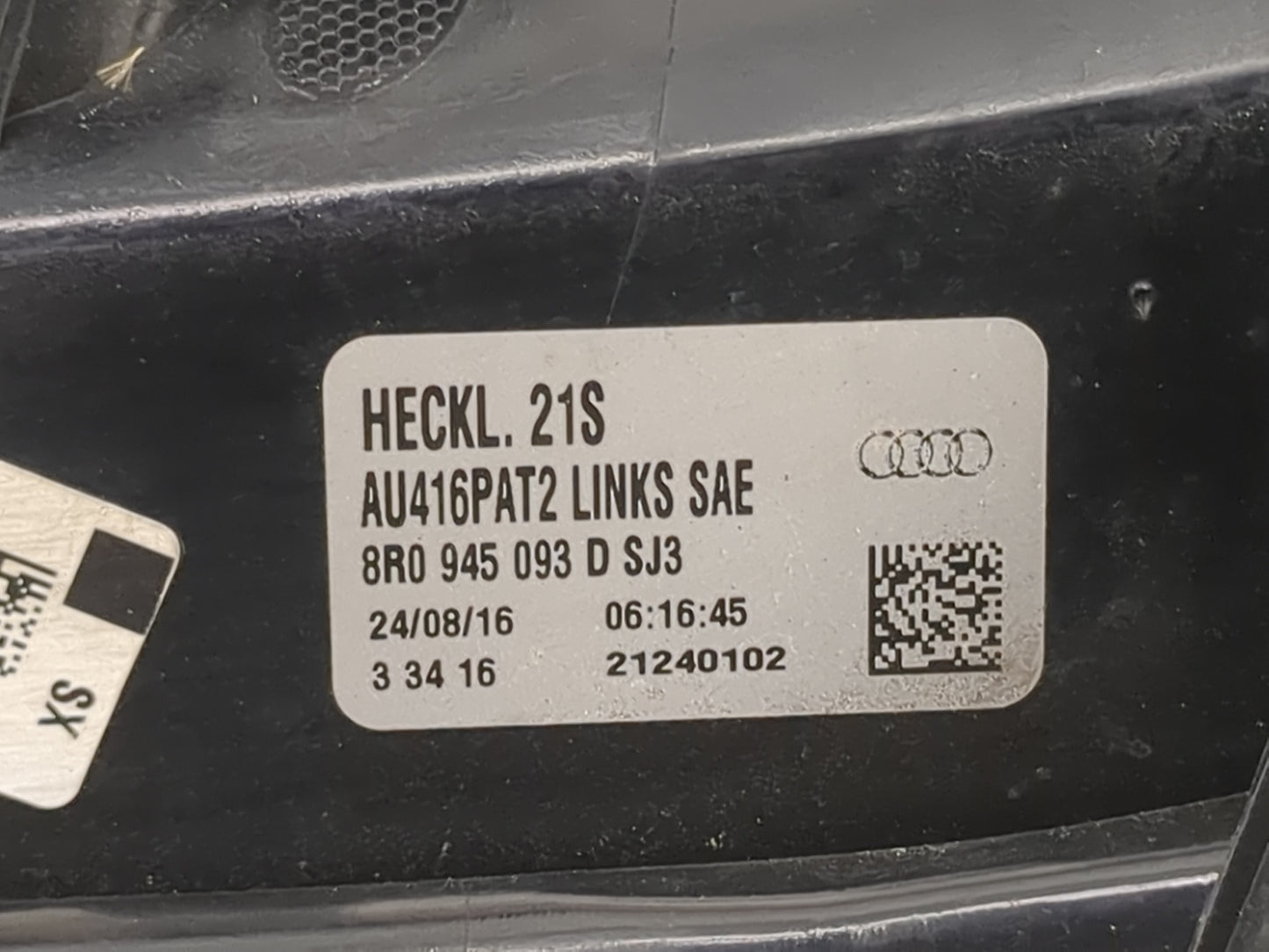 2013-2017 Audi Q5 Tail Light Assembly Driver Left OEM P/N:8R0 945 093 D Fits Fits 2013 2014 2015 2016 2017 OEM Used Auto Par