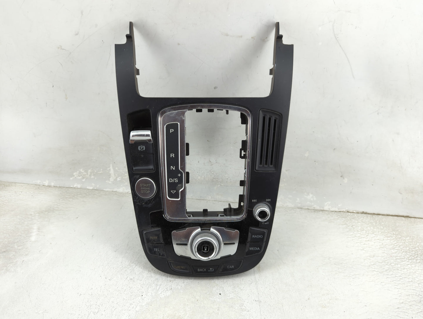 2013-2017 Audi Q5 Radio Control Panel - Oemusedautoparts1.com