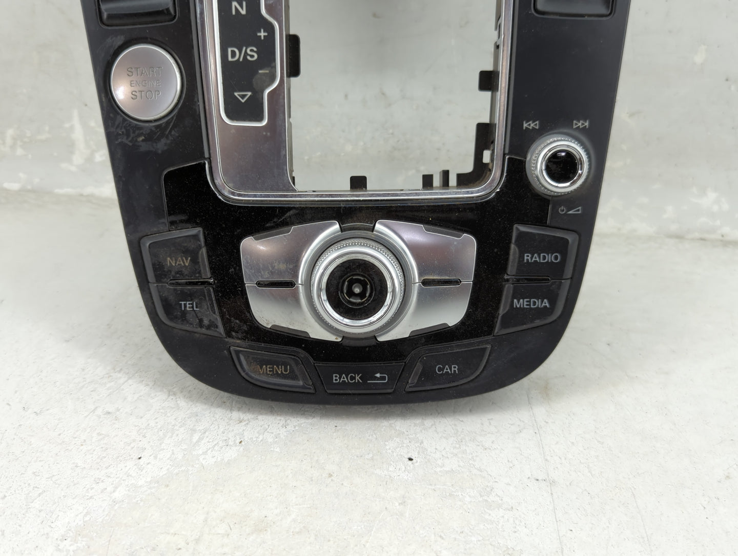 2013-2017 Audi Q5 Radio Control Panel - Oemusedautoparts1.com