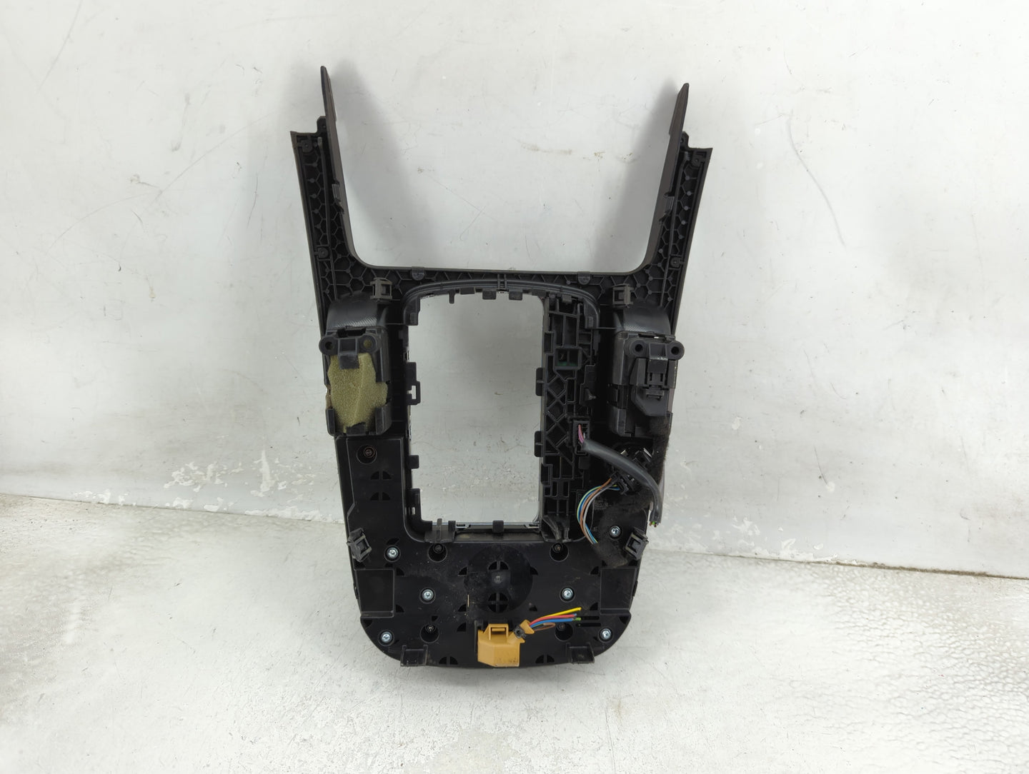 2013-2017 Audi Q5 Radio Control Panel - Oemusedautoparts1.com