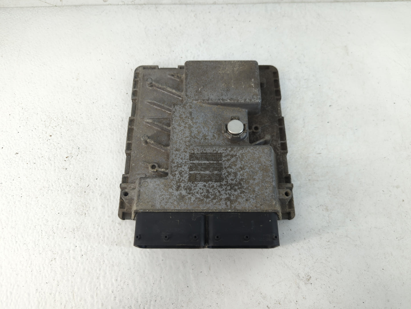 2017-2019 Audi Q7 PCM Engine Control Computer ECU ECM PCU OEM P/N:06E 907 425 Fits Fits 2017 2018 2019 OEM Used Auto Parts -