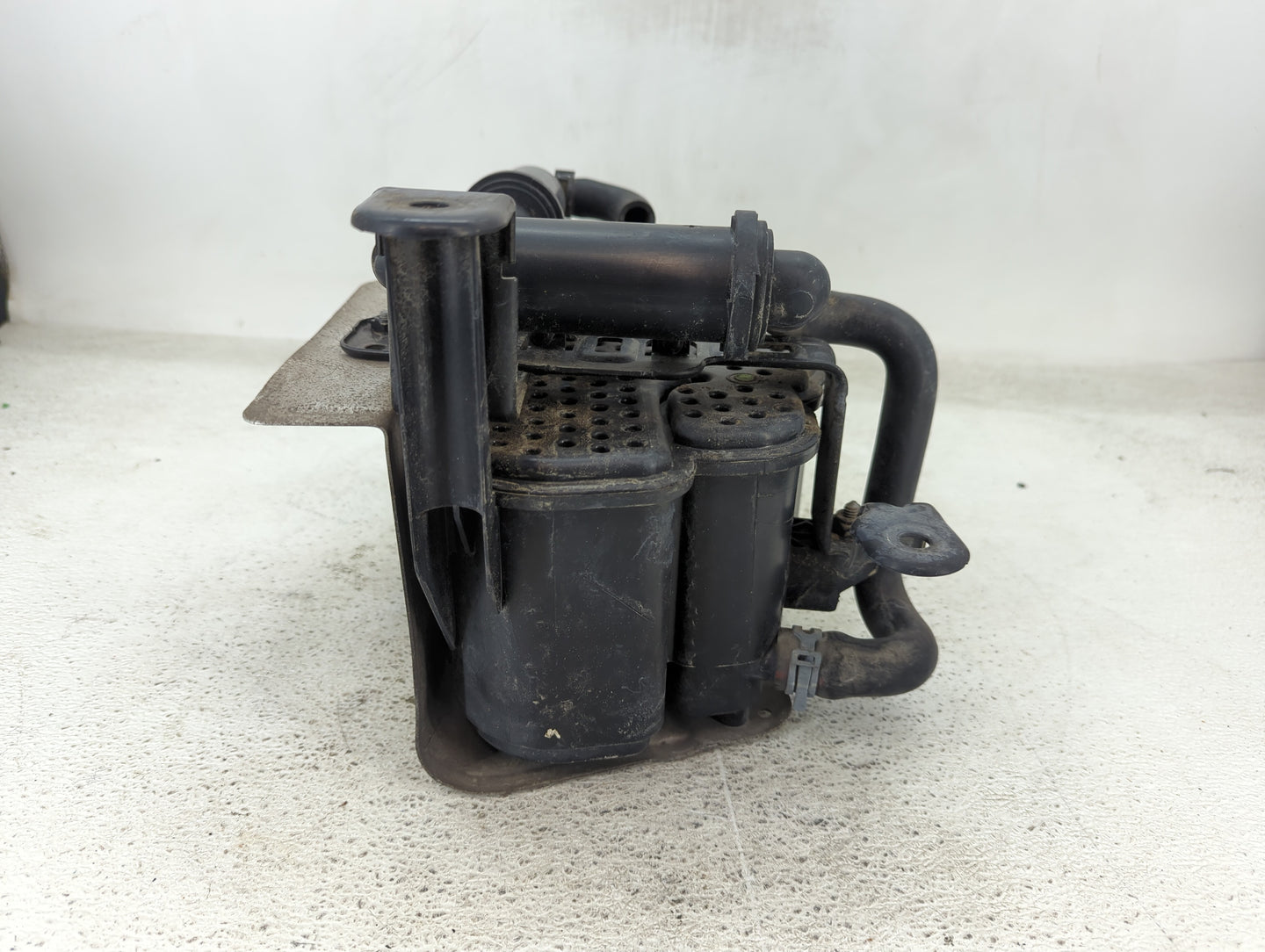 2017 Audi Q7 Fuel Vapor Charcoal Canister - Oemusedautoparts1.com