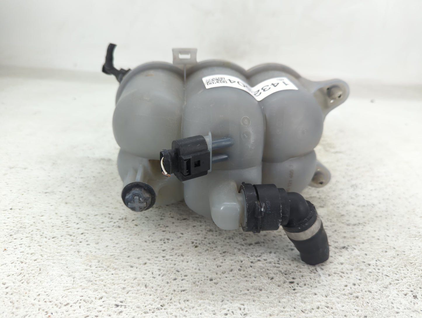 2017 Audi Q7 Radiator Coolant Overflow Expansion Tank Bottle - Oemusedautoparts1.com