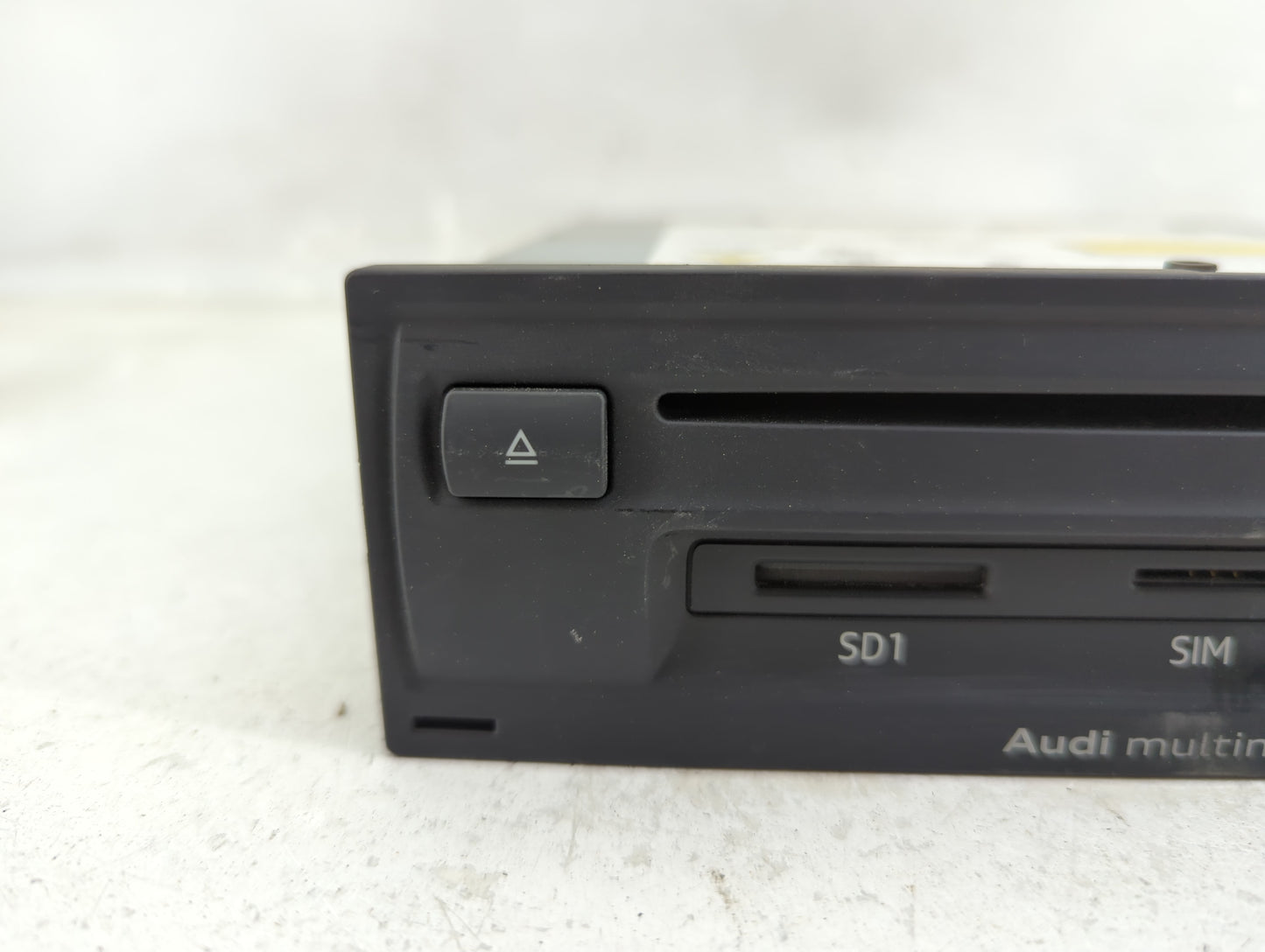 2017 Audi Q7 Radio AM FM Cd Player Receiver Replacement P/N:4M0035880C 4M0035880C0443 Fits OEM Used Auto Parts - Oemusedauto