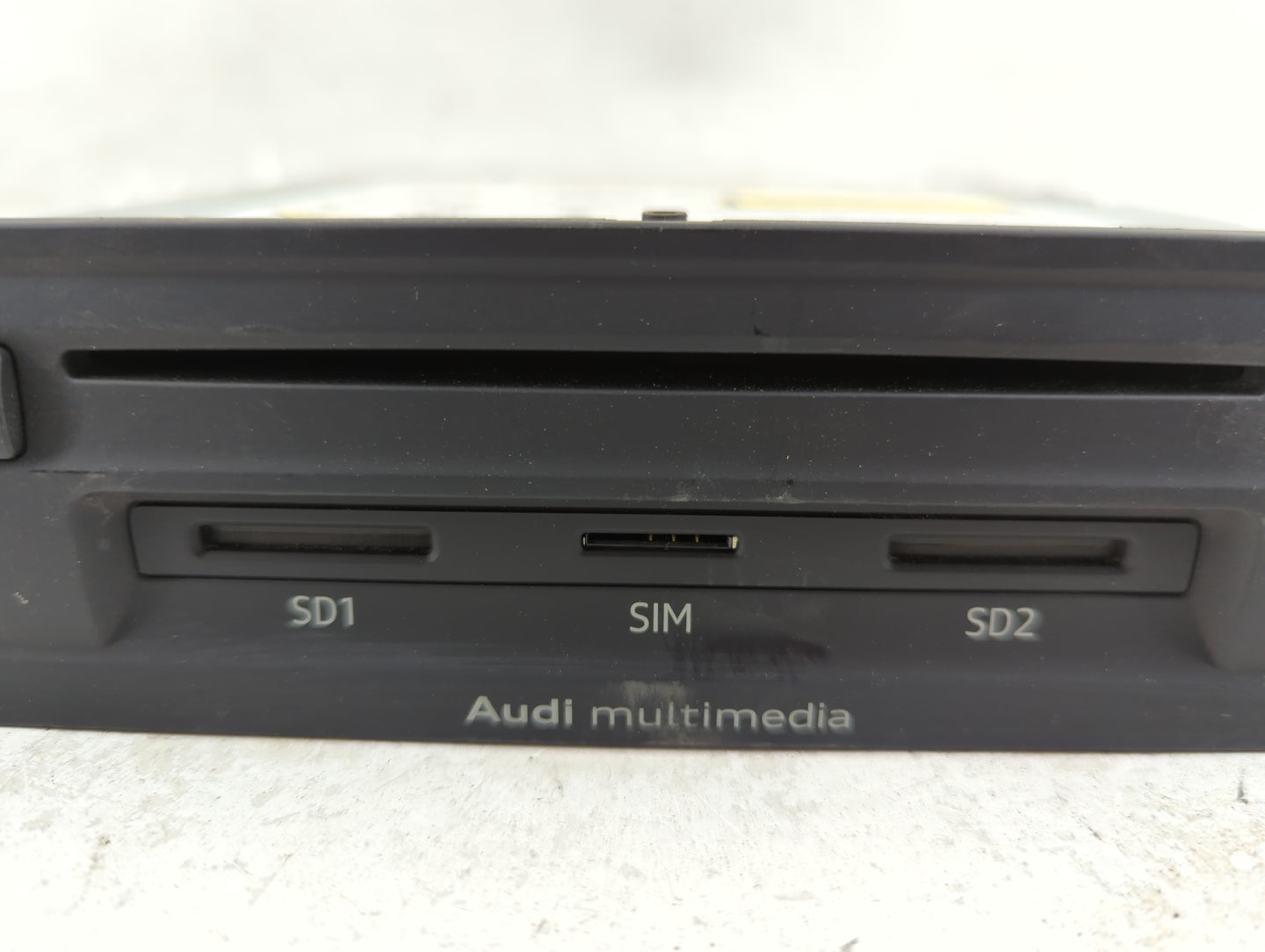 2017 Audi Q7 Radio AM FM Cd Player Receiver Replacement P/N:4M0035880C 4M0035880C0443 Fits OEM Used Auto Parts - Oemusedauto