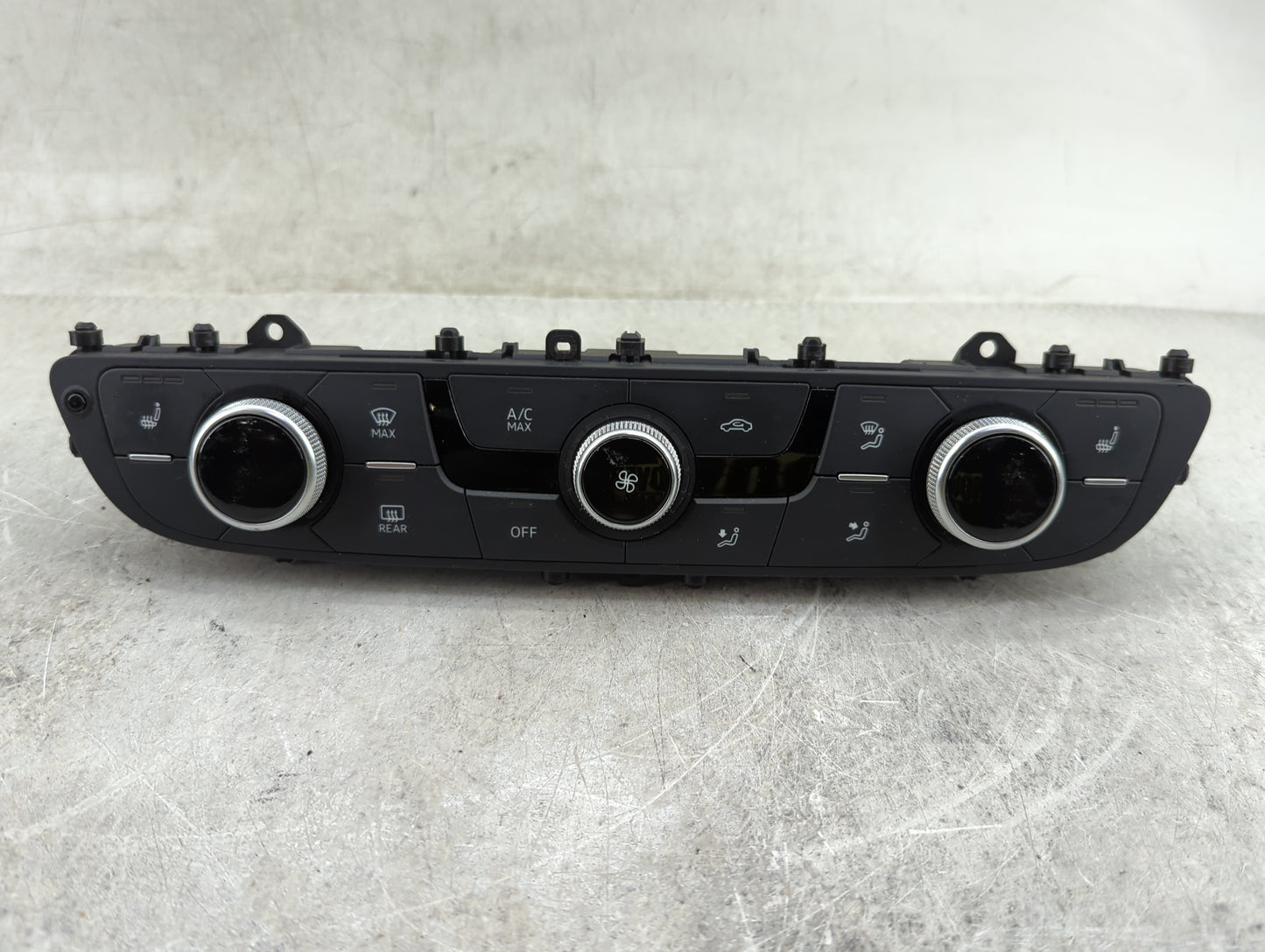 2017-2019 Audi Q7 Climate Control Module Temperature AC/Heater Replacement P/N:4M0820043R 4M0.820.043.R Fits Fits 2017 2018 