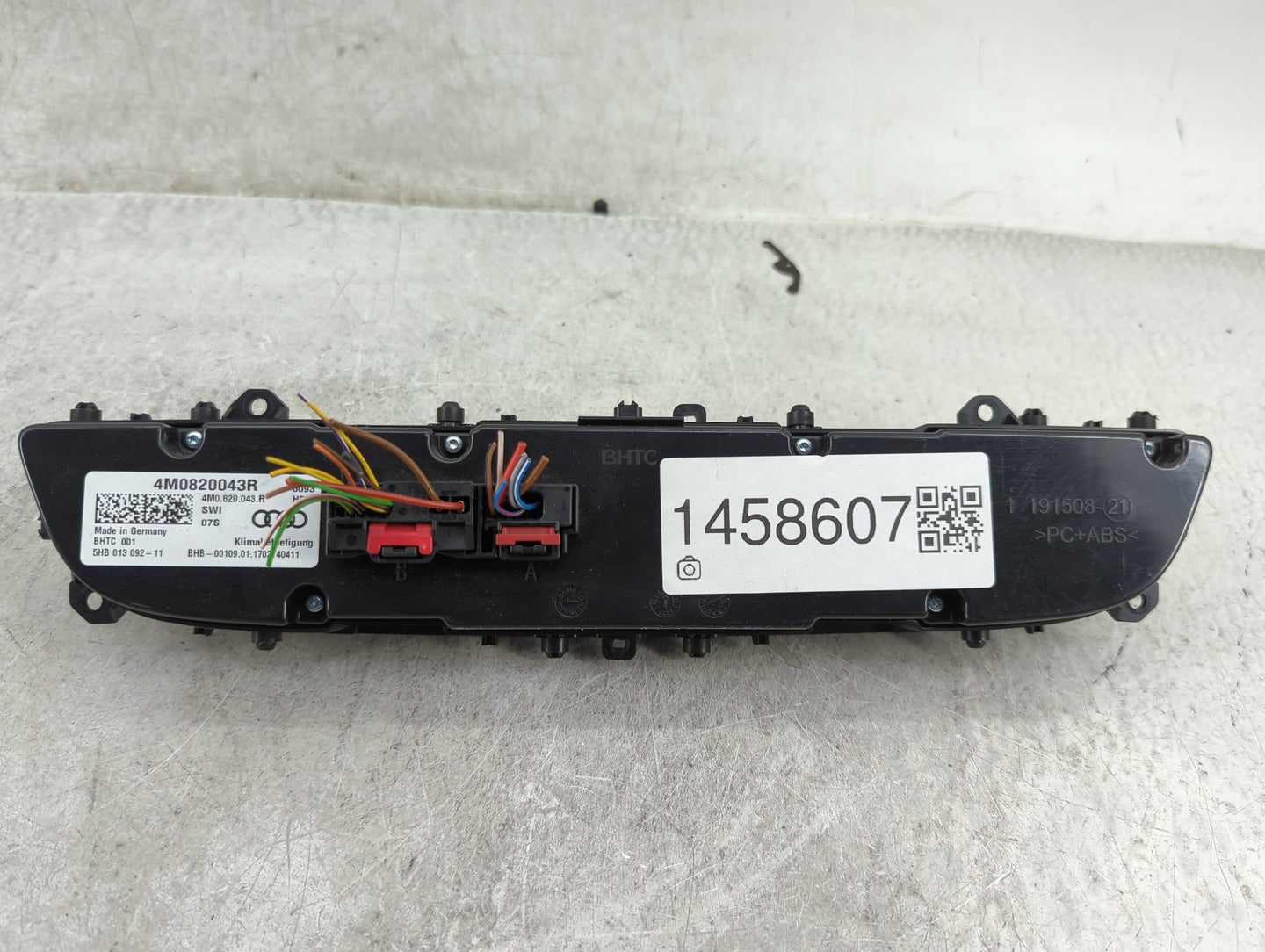 2017-2019 Audi Q7 Climate Control Module Temperature AC/Heater Replacement P/N:4M0820043R Fits Fits 2017 2018 2019 OEM Used 