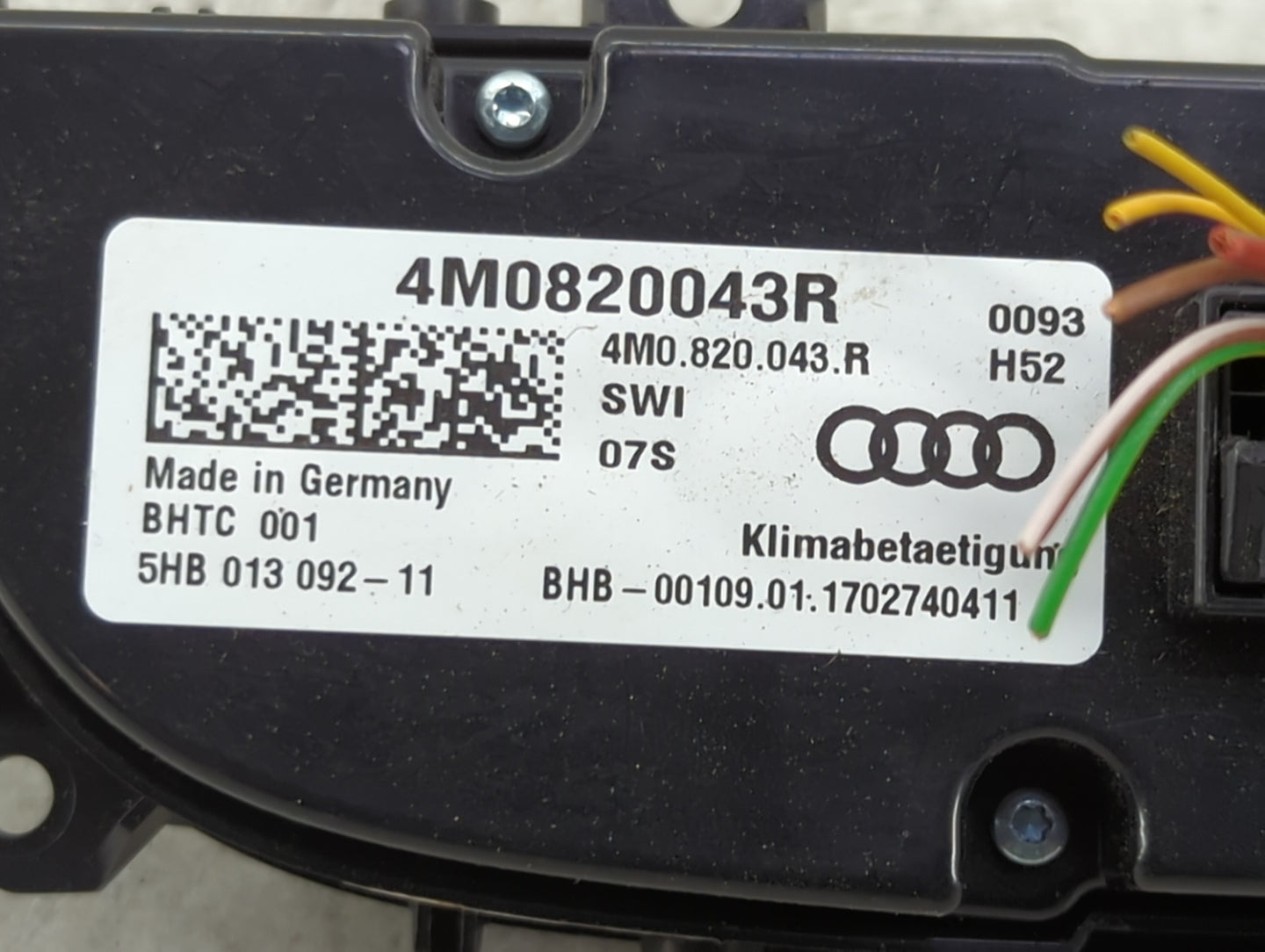 2017-2019 Audi Q7 Climate Control Module Temperature AC/Heater Replacement P/N:4M0820043R Fits Fits 2017 2018 2019 OEM Used 