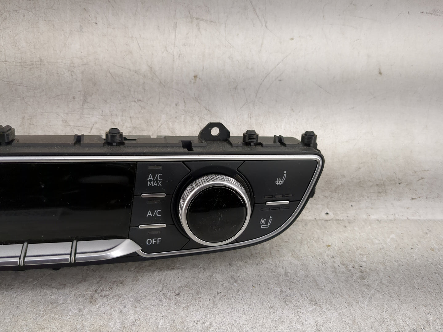 2017-2019 Audi Q7 Climate Control Module Temperature AC/Heater Replacement P/N:4M0820043AB Fits Fits 2017 2018 2019 OEM Used