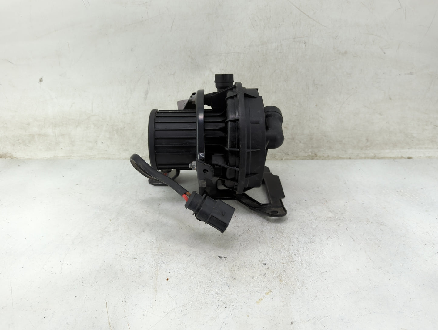 2017-2019 Audi Q7 Air Injection Pump Smog - Oemusedautoparts1.com