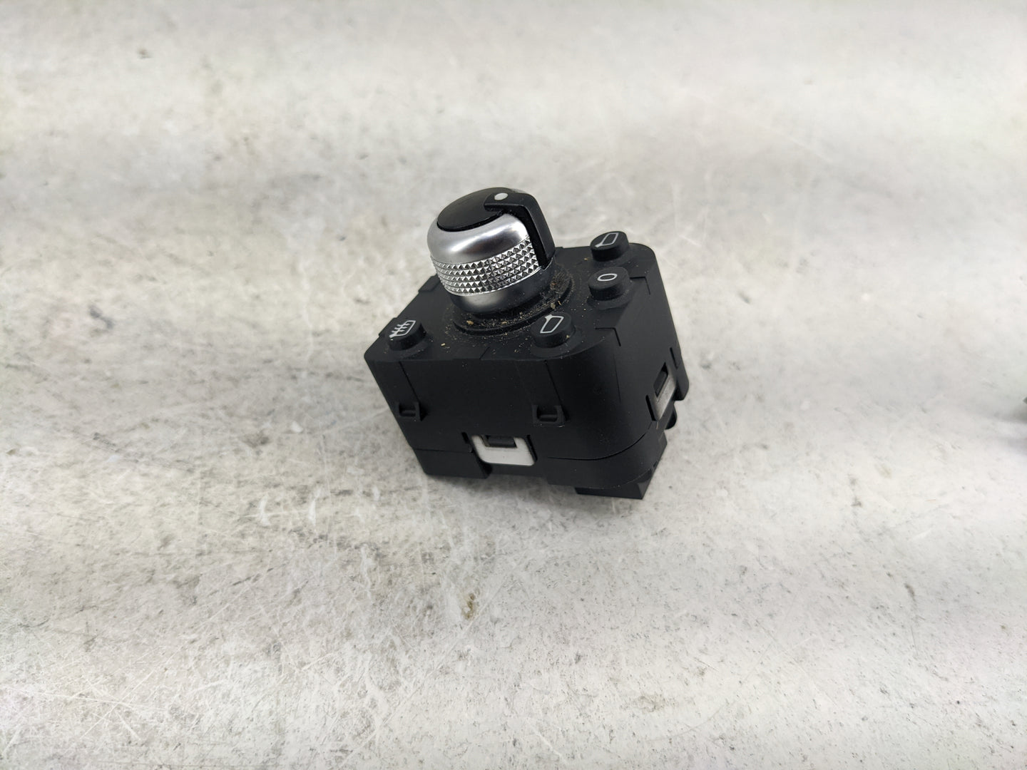 2017-2022 Audi Q7 Master Power Window Switch Replacement Driver Side Left P/N:4M0.959.565.M Fits OEM Used Auto Parts - Oemus