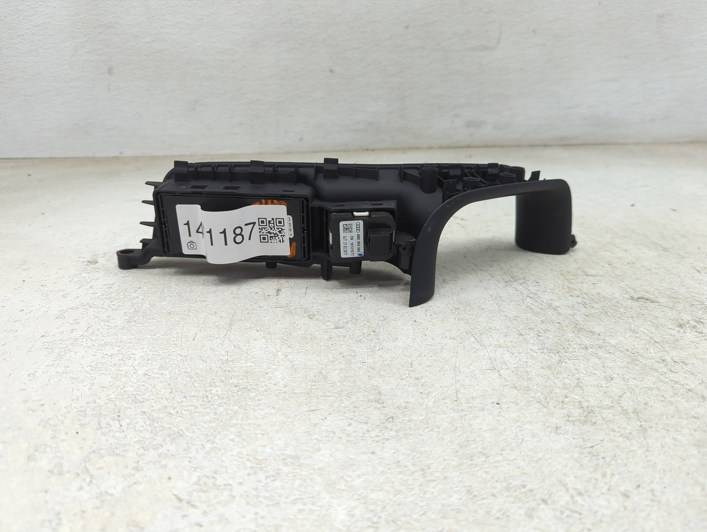 2017-2020 Audi Q7 Master Power Window Switch Replacement Driver Side Left P/N:4M0.959.565.M Fits Fits 2017 2018 2019 2020 OE