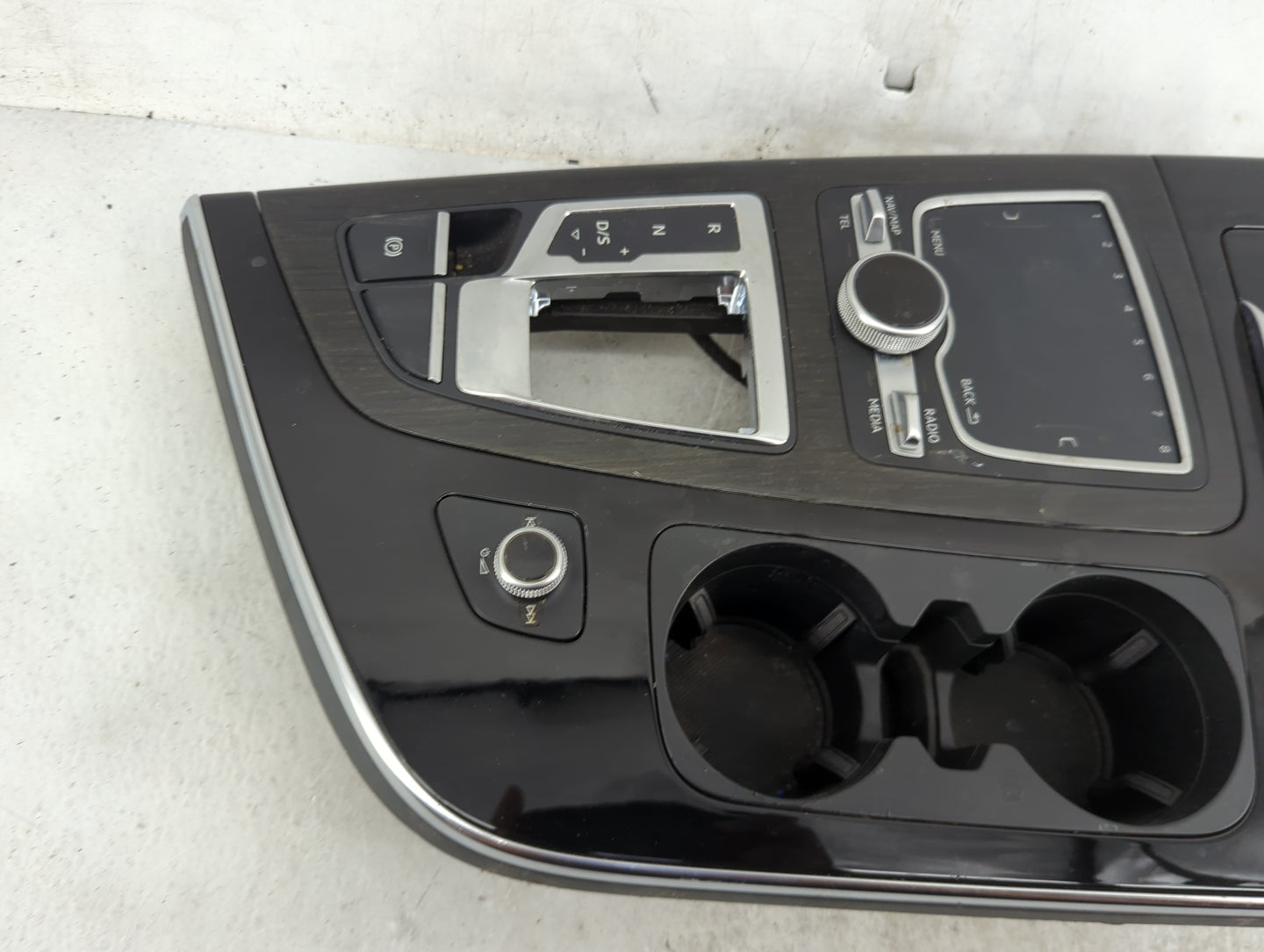 2017-2019 Audi Q7 Radio Control Panel - Oemusedautoparts1.com