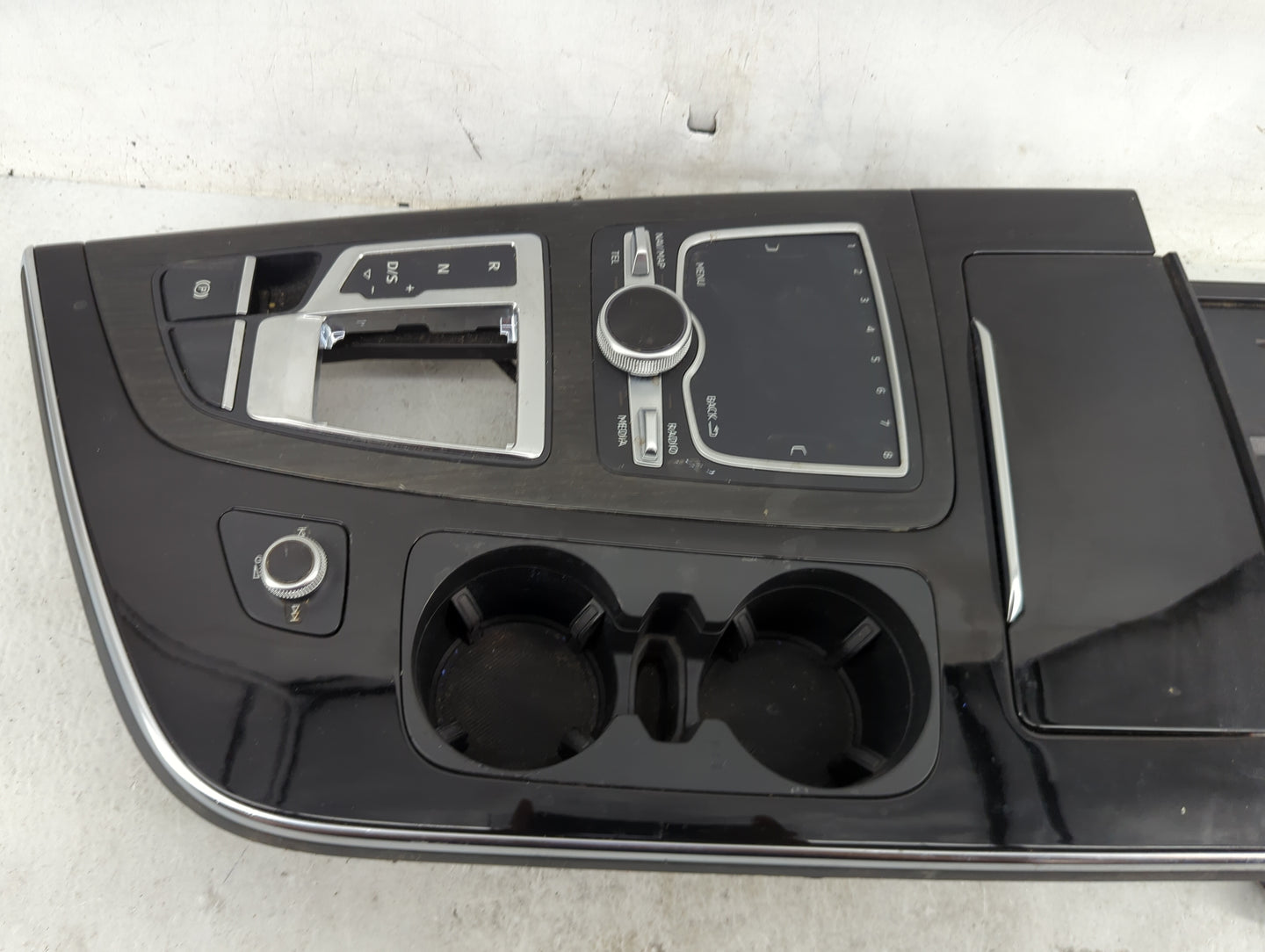 2017-2019 Audi Q7 Radio Control Panel - Oemusedautoparts1.com