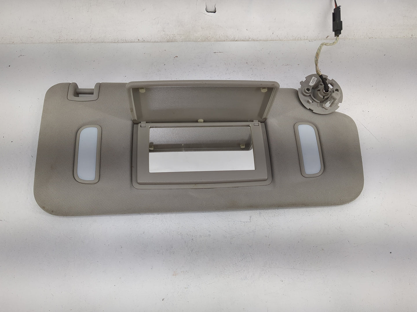 2012-2018 Bmw 320i Sun Visor Shade Replacement Passenger Right Mirror Fits Fits 2012 2013 2014 2015 2016 2017 2018 2019 2020