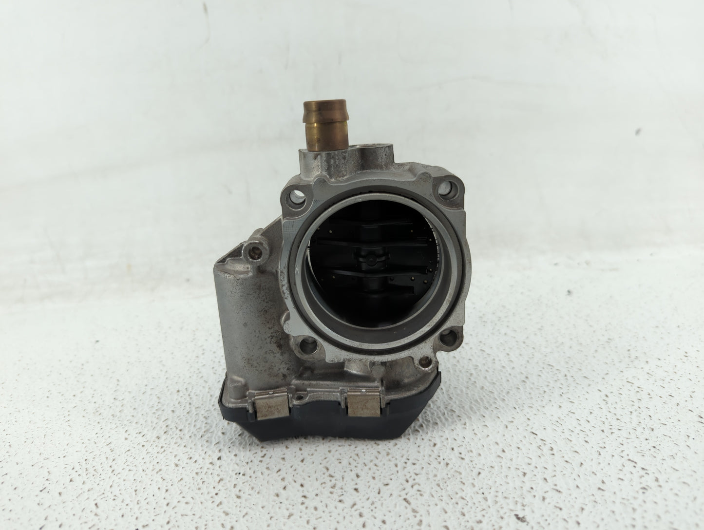 2012-2018 Bmw 320i Throttle Body P/N:1354 7588625-04 Fits Fits 2012 2013 2014 2015 2016 2017 2018 OEM Used Auto Parts - Oemu