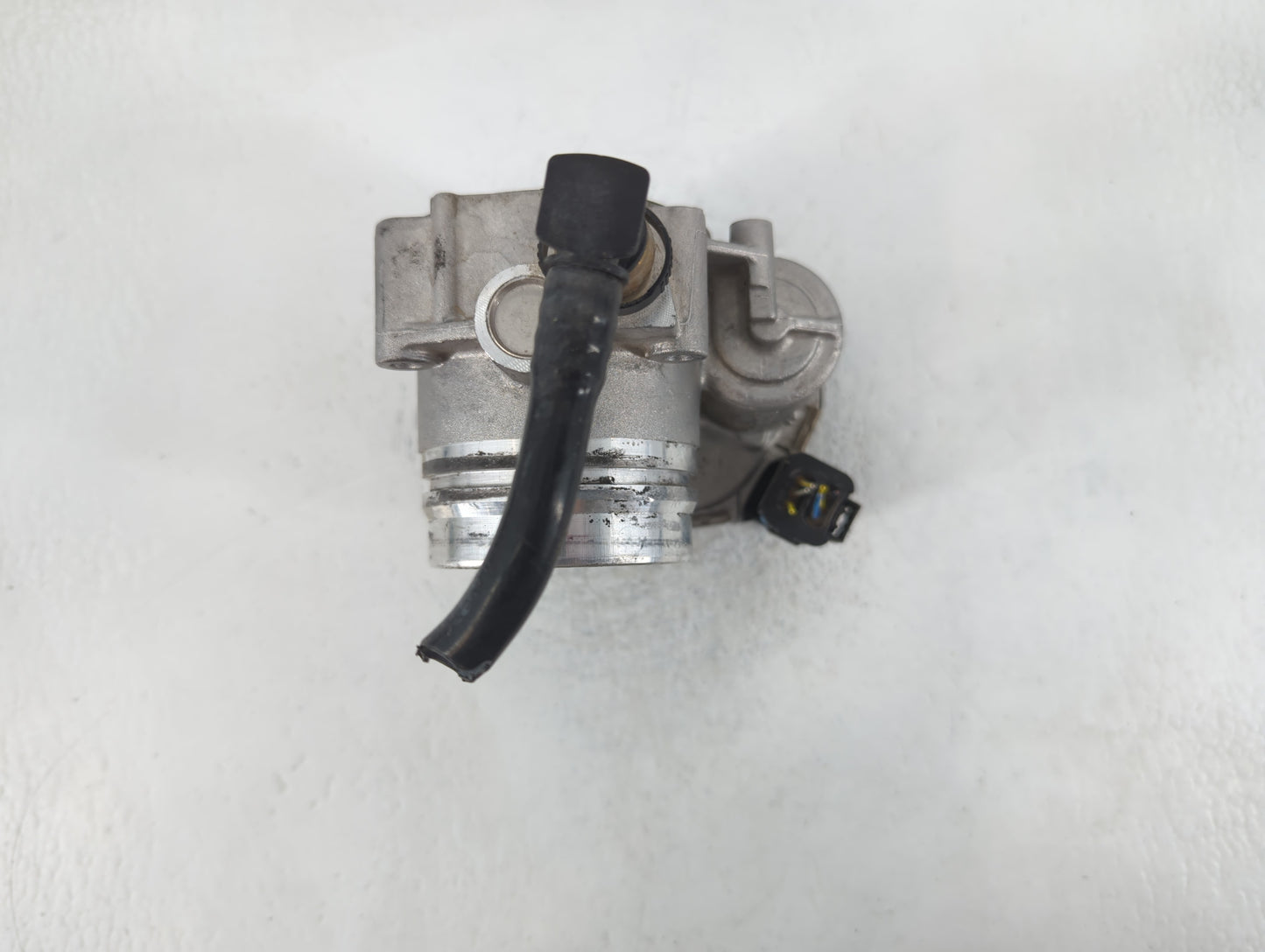 2012-2018 Bmw 320i Throttle Body P/N:A2C83786800 1354 7588625-04 Fits Fits 2012 2013 2014 2015 2016 2017 2018 OEM Used Auto 