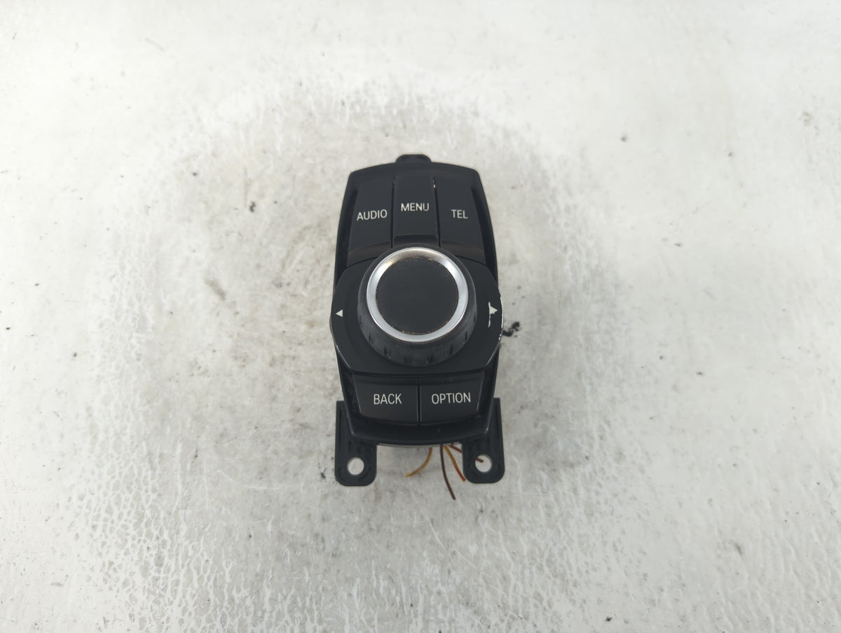 2017 Bmw 320i Am Fm Cd Player Radio Receiver 683368 - Oemusedautoparts1.com