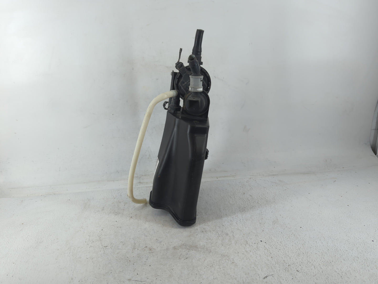 2017 Bmw 320i Fuel Vapor Charcoal Canister - Oemusedautoparts1.com