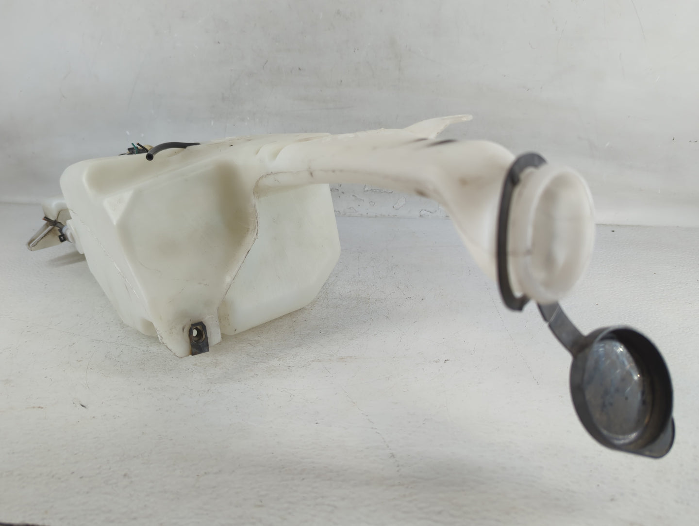 2012-2017 Bmw 320i Windshield Washer Fluid Reservoir Bottle Oem - Oemusedautoparts1.com