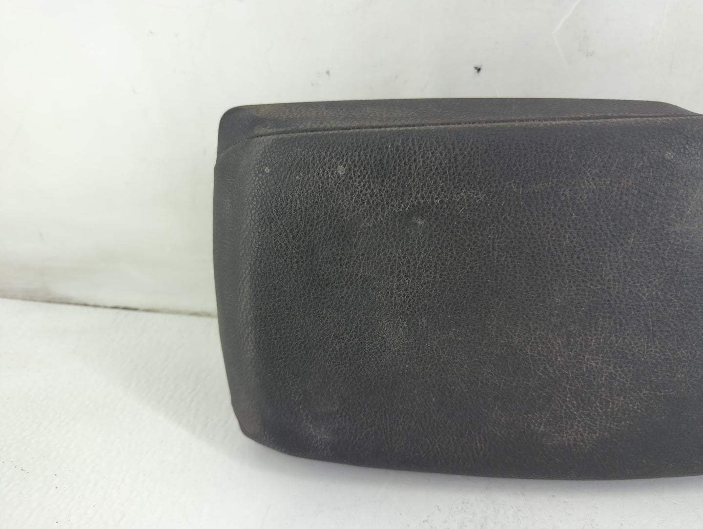 2017-2019 Bmw 330i Center Console Armrest Cover Lid Fits Fits 2012 2013 2014 2015 2016 2017 2018 2019 OEM Used Auto Parts - 