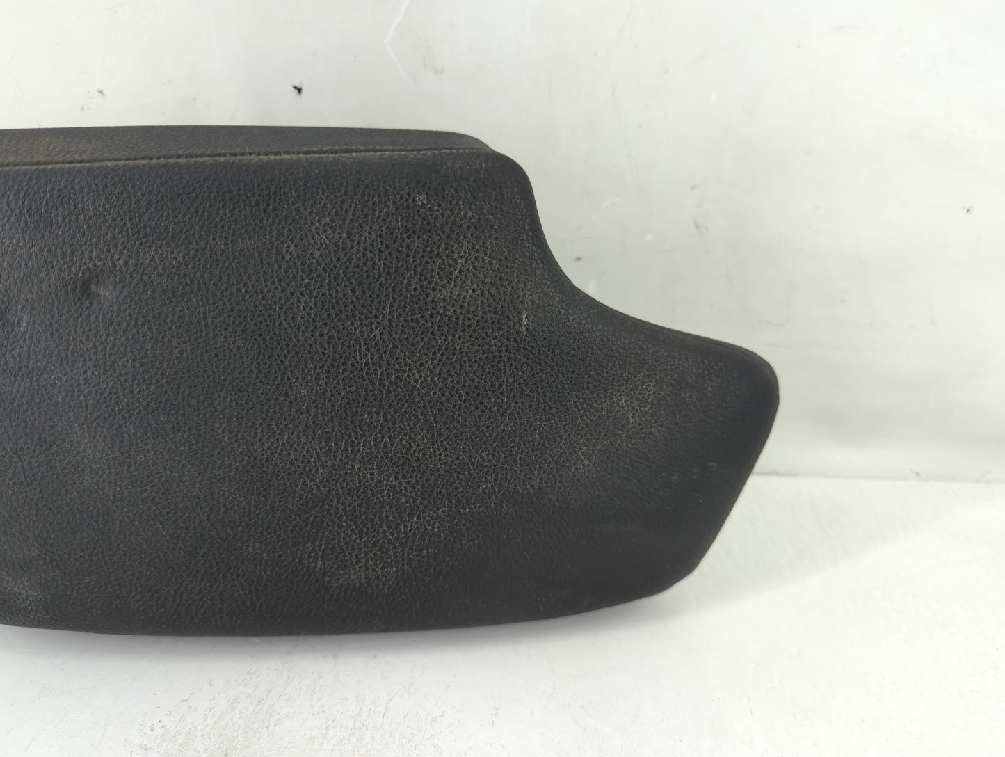 2017-2019 Bmw 330i Center Console Armrest Cover Lid Fits Fits 2012 2013 2014 2015 2016 2017 2018 2019 OEM Used Auto Parts - 