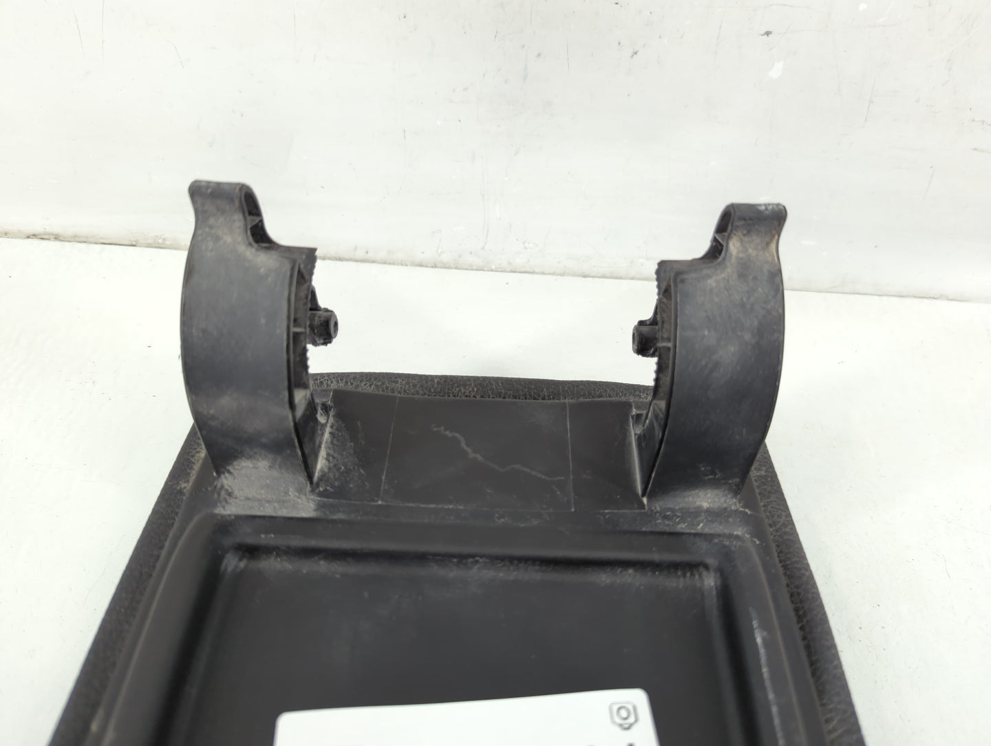 2017-2019 Bmw 330i Center Console Armrest Cover Lid Fits Fits 2012 2013 2014 2015 2016 2017 2018 2019 OEM Used Auto Parts - 