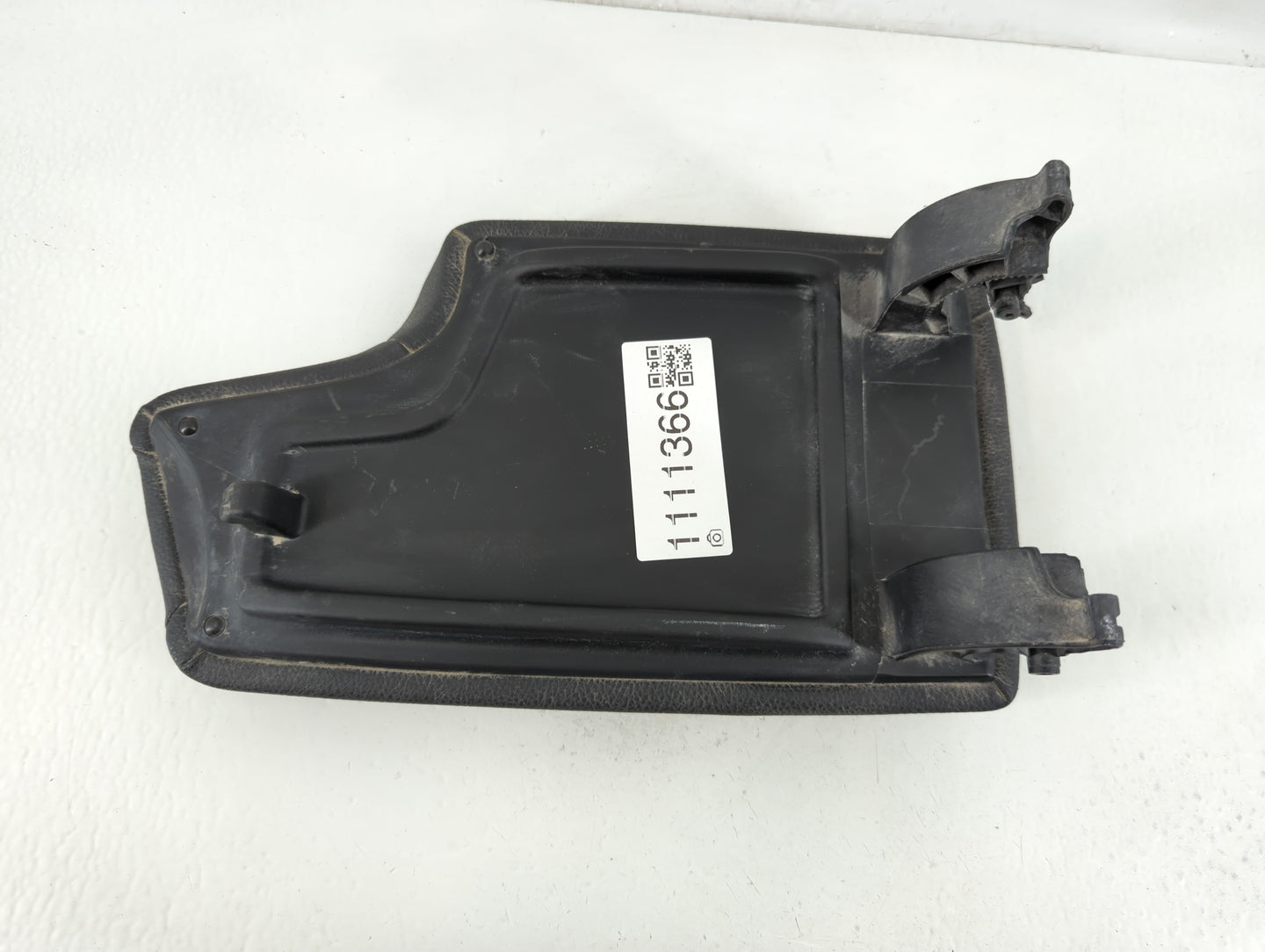 2017-2019 Bmw 330i Center Console Armrest Cover Lid Fits Fits 2012 2013 2014 2015 2016 2017 2018 2019 OEM Used Auto Parts - 