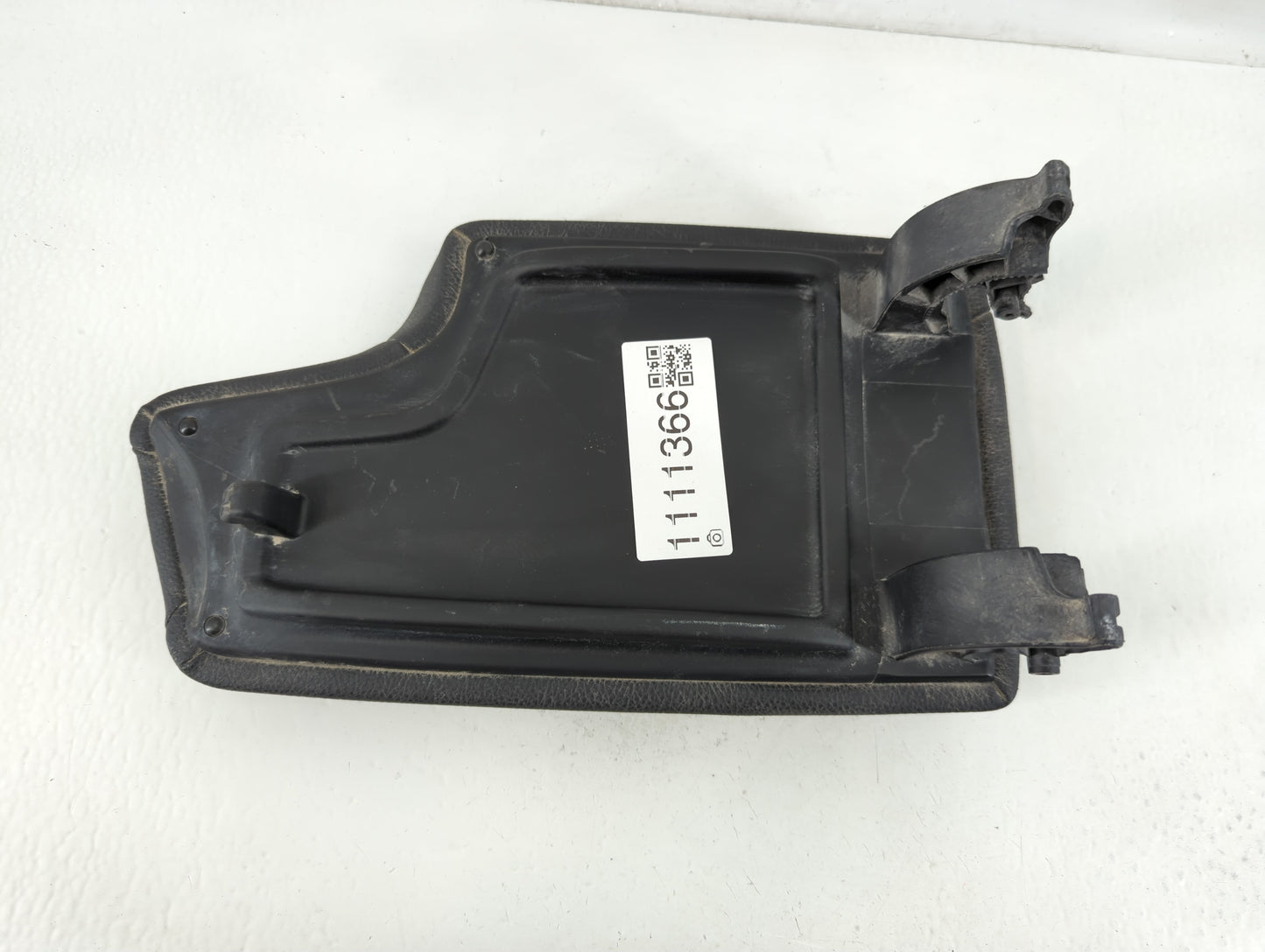 2017-2019 Bmw 330i Center Console Armrest Cover Lid Fits Fits 2012 2013 2014 2015 2016 2017 2018 2019 OEM Used Auto Parts - 