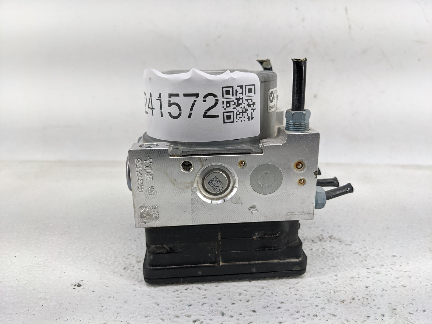 2017 Bmw 330i ABS Pump Control Module Replacement P/N:3451-6875558-01 Fits OEM Used Auto Parts - Oemusedautoparts1.com