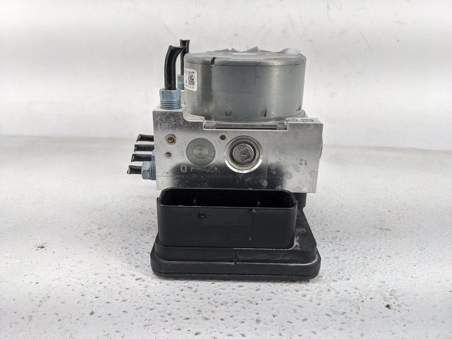 2017 Bmw 330i ABS Pump Control Module Replacement P/N:3451-6875558-01 Fits OEM Used Auto Parts - Oemusedautoparts1.com