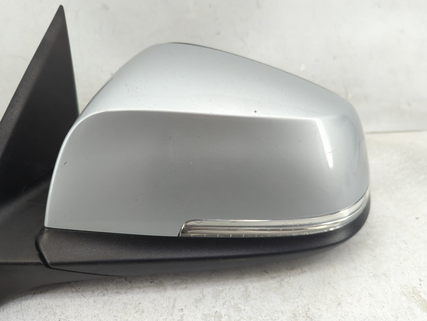 2017-2018 Bmw 330i Driver Side View Mirror - Left Door Mirror OEM Used - Oemusedautoparts1.com