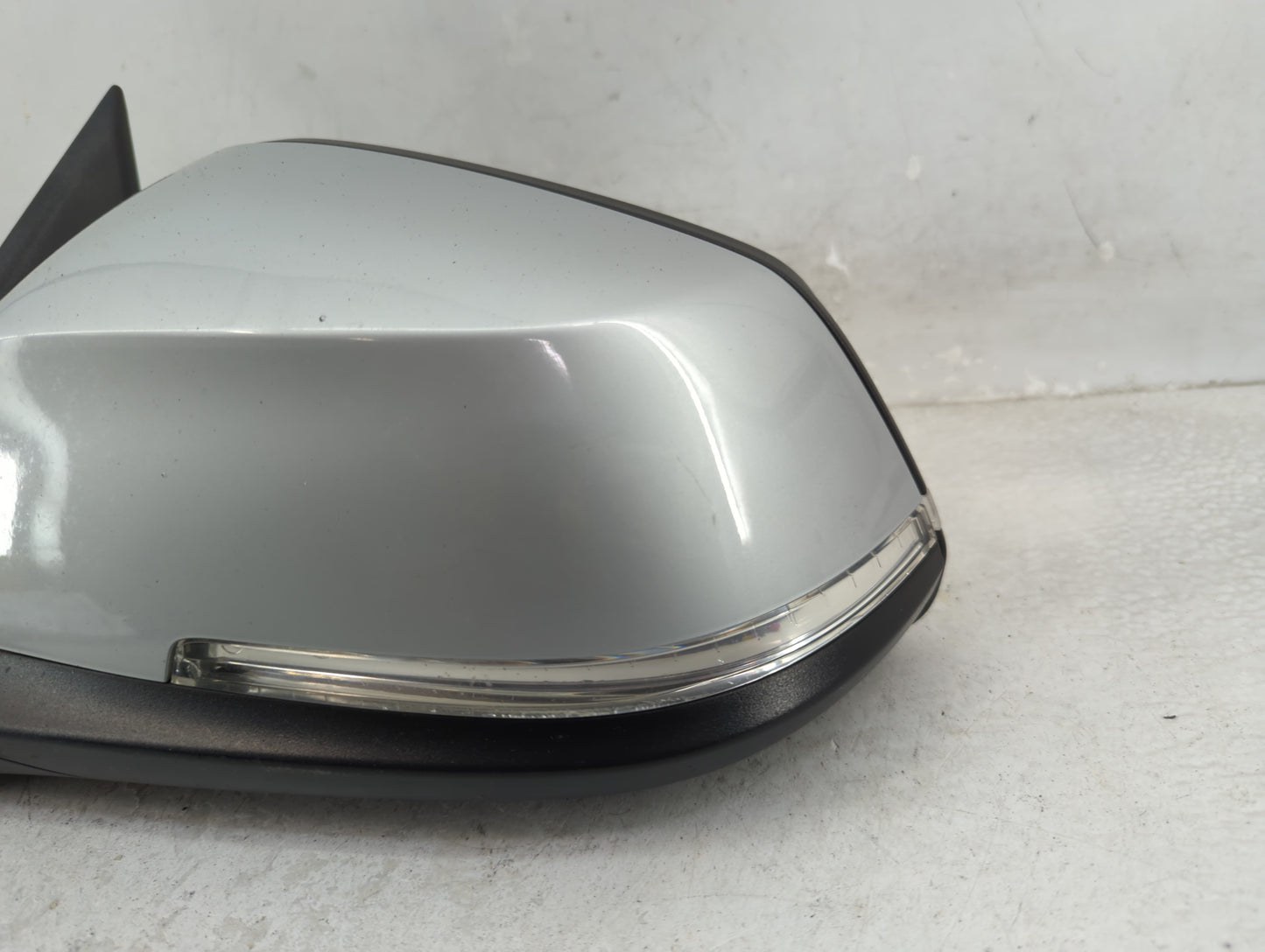 2017-2018 Bmw 330i Driver Side View Mirror - Left Door Mirror OEM Used - Oemusedautoparts1.com