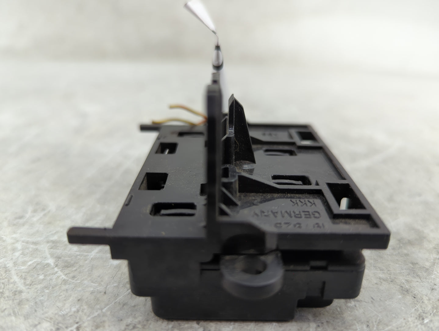 2017-2019 Bmw 330i Body Control Module Bcm Inner Cabin Fuse Box - Oemusedautoparts1.com
