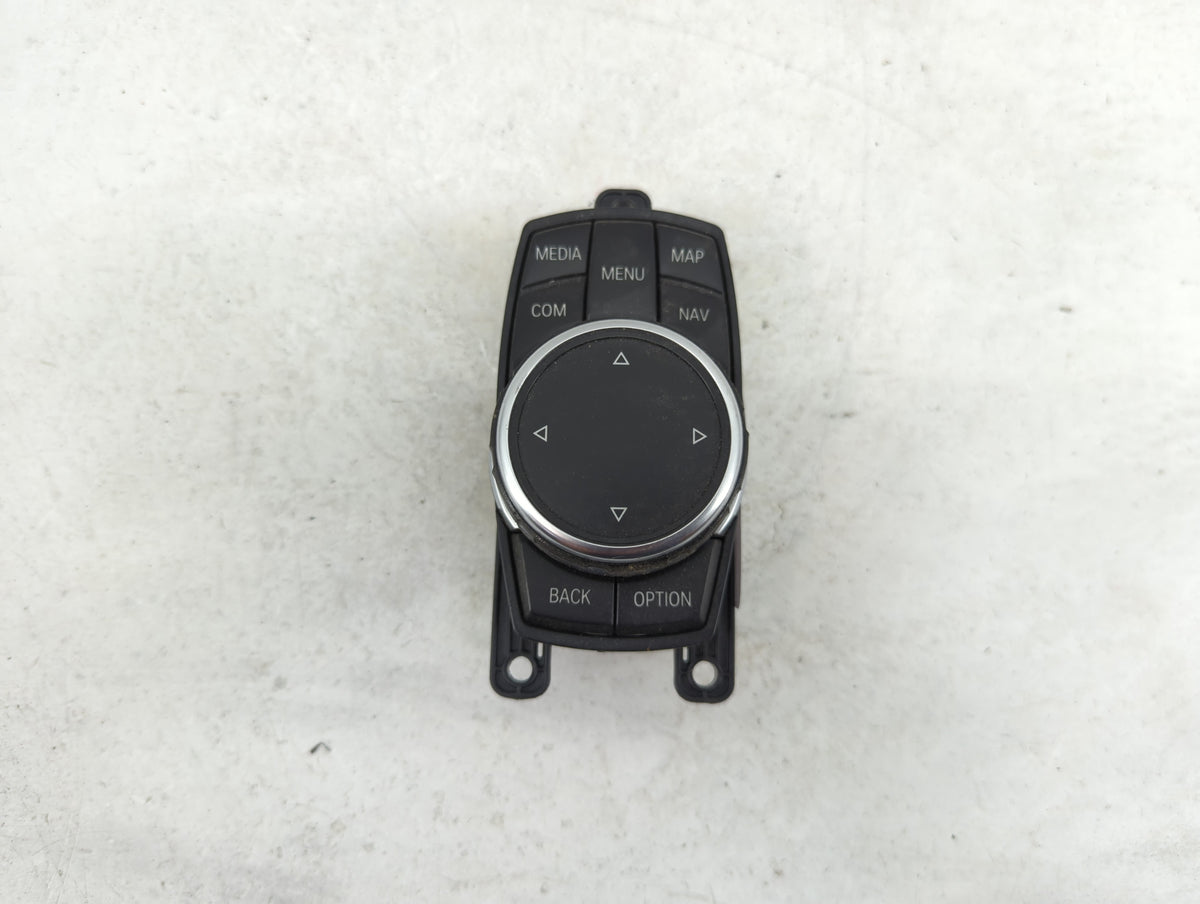 2017 Bmw 330i Radio AM FM Cd Player Receiver Replacement P/N:6582 6839079-01 9016074300000 Fits OEM Used Auto Parts - Oemuse
